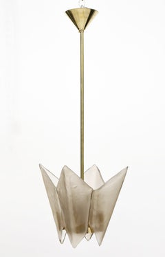 Zwei Pendelleuchten aus geräuchertem Murano-Glas im Mid-Century-Modern-Stil, Italien