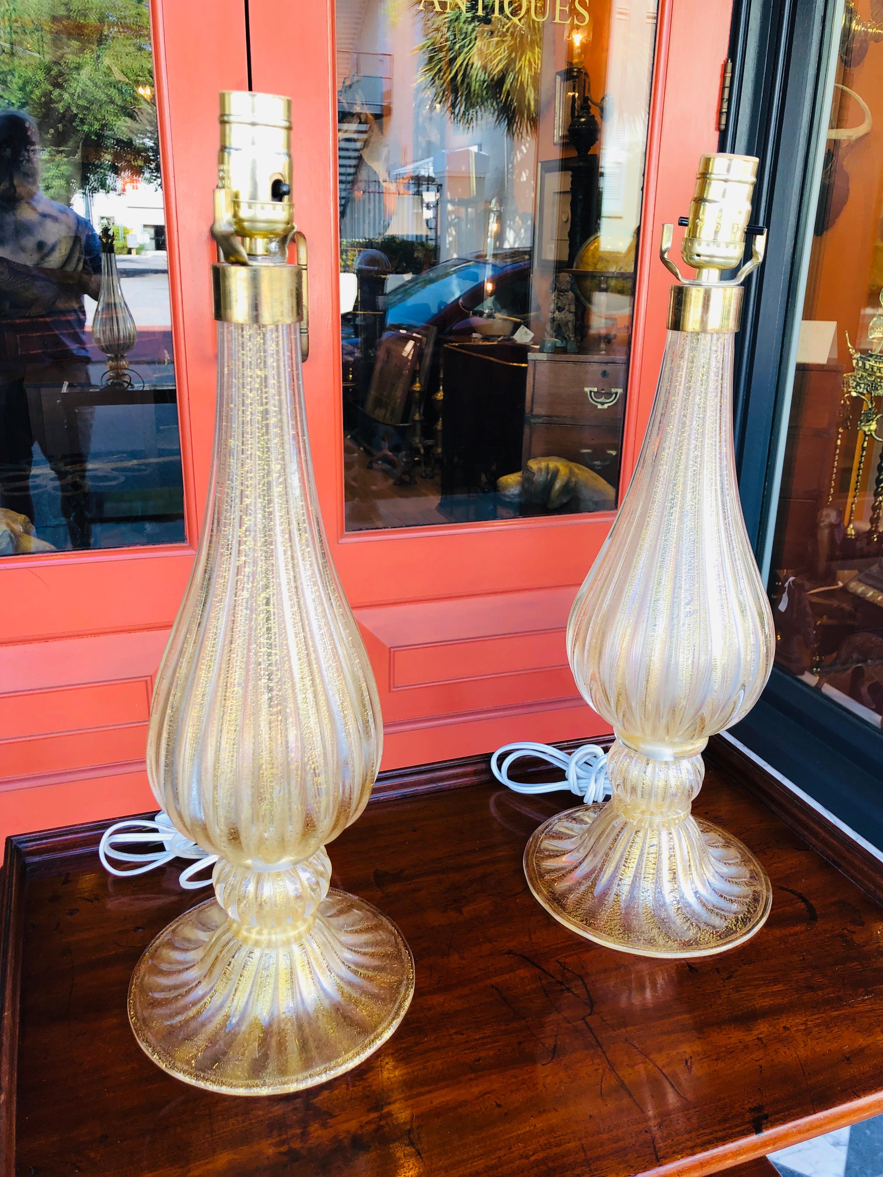 Pair of Murano Glass Style Table Lamps with Gold Accents In Fair Condition For Sale In Charleston, SC
