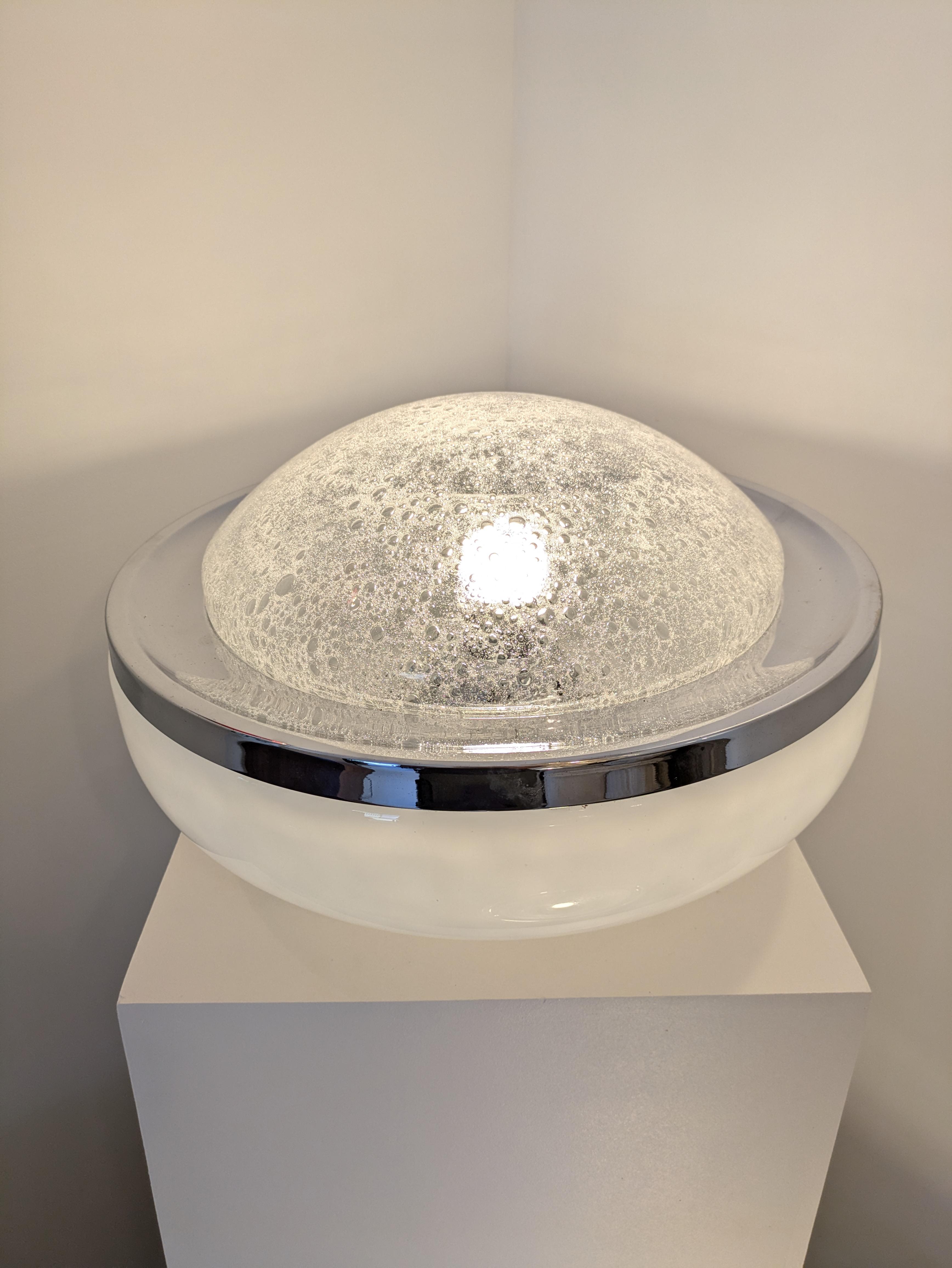 Pair of opaline and Pulegosso Murano glass table lamp, Italy, 1980 In Good Condition For Sale In Saint-Ouen-sur-Seine, FR