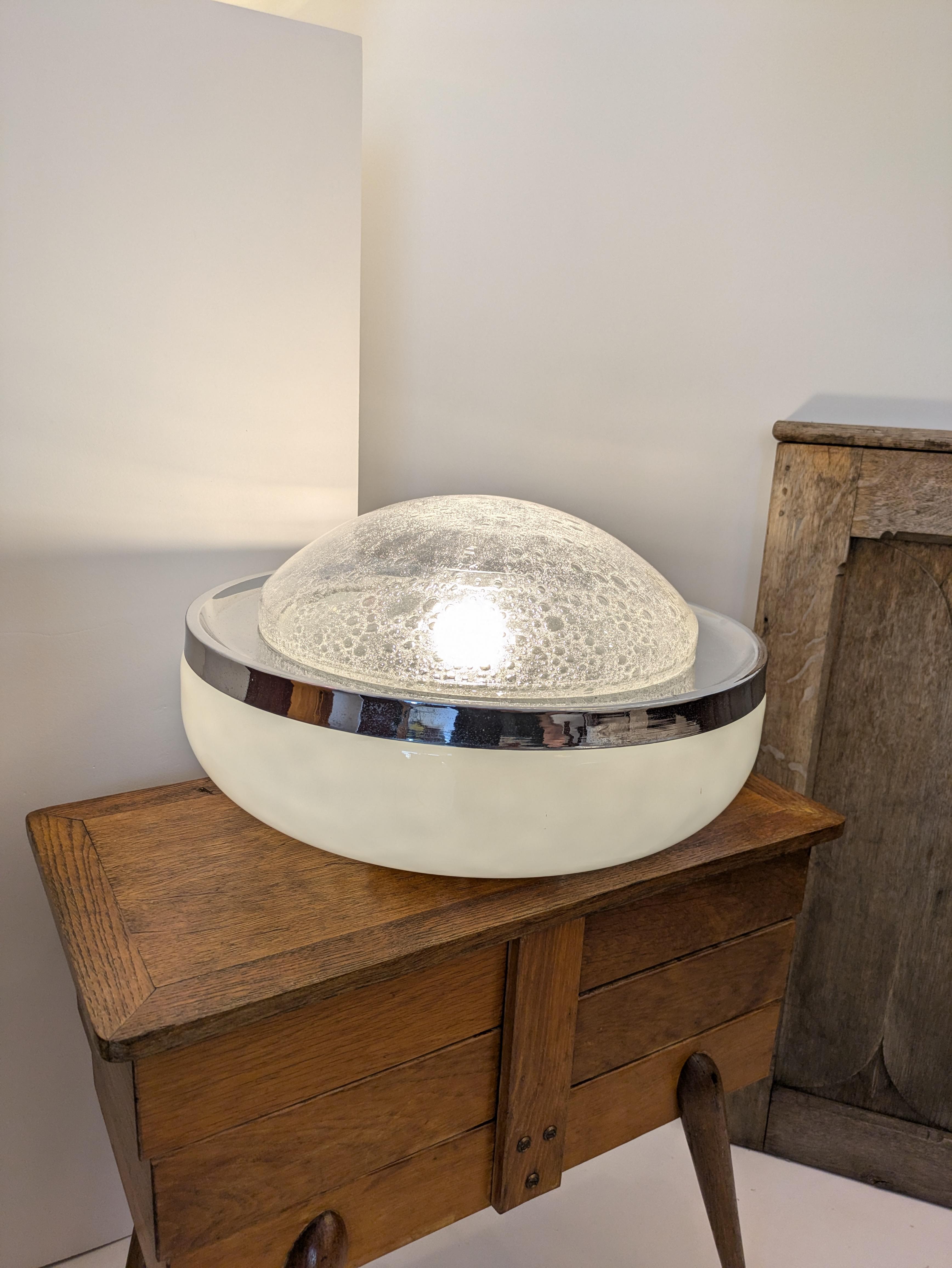 Pair of opaline and Pulegosso Murano glass table lamp, Italy, 1980 For Sale 1