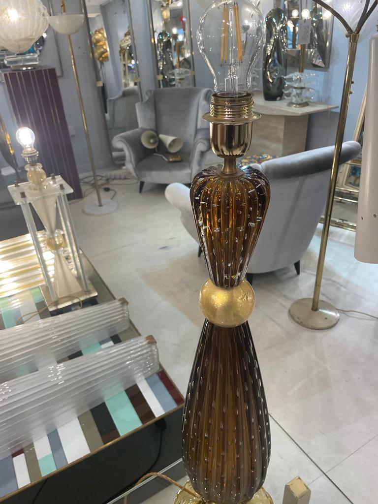 Paire de lampes hautes en verre de Murano dans le style de Barovier Bon état - En vente à London, GB