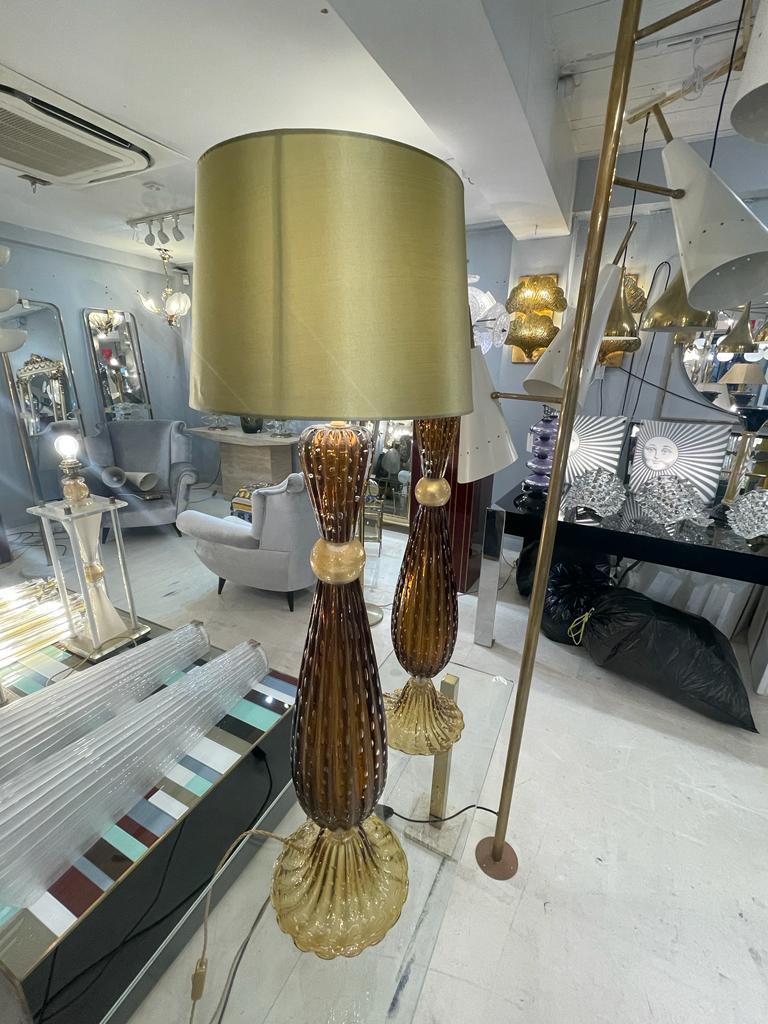 Paire de lampes hautes en verre de Murano dans le style de Barovier en vente 2