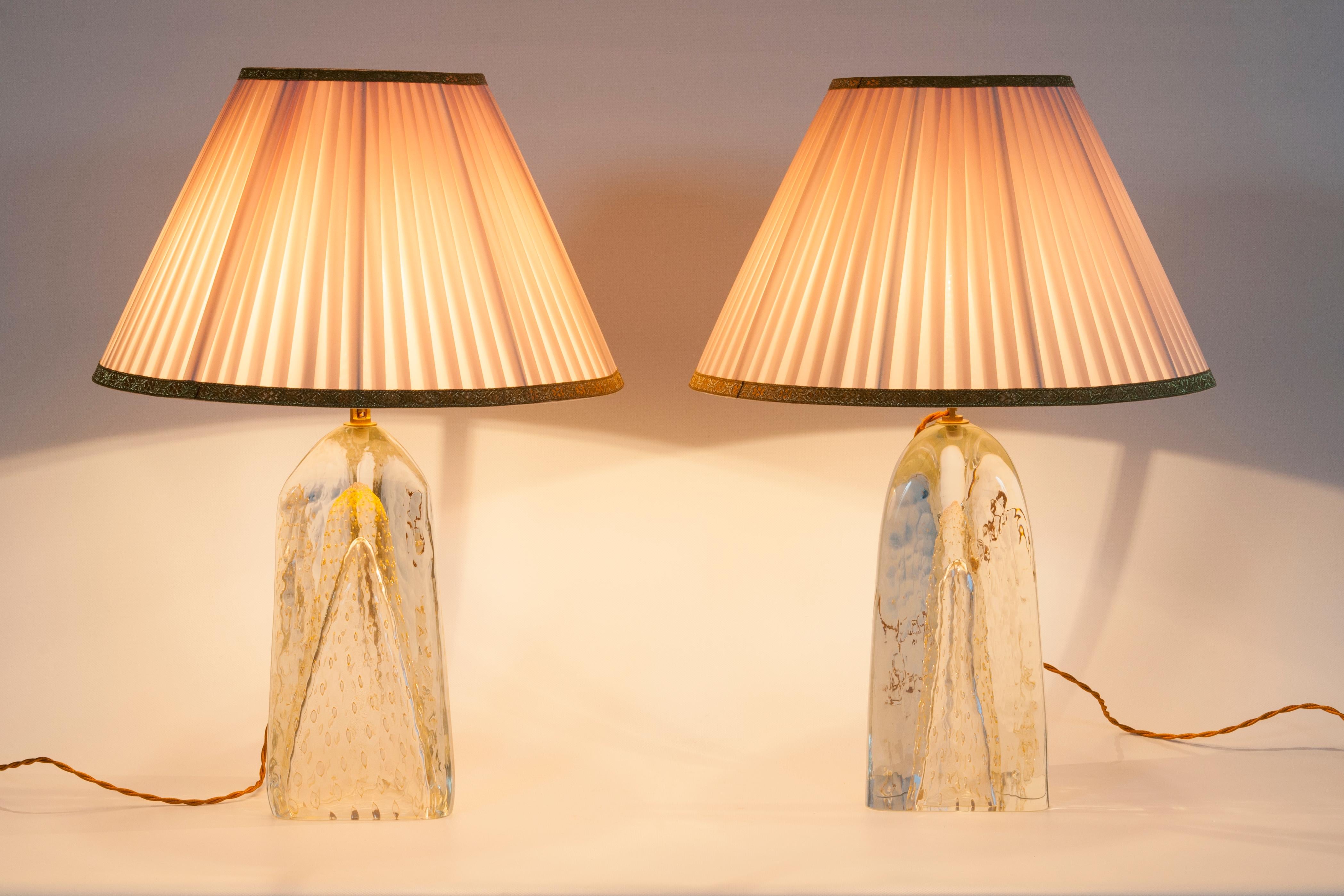 Paire de lampes en forme de triangle en verre de Murano avec or 24 carats, années 1980 en vente 9