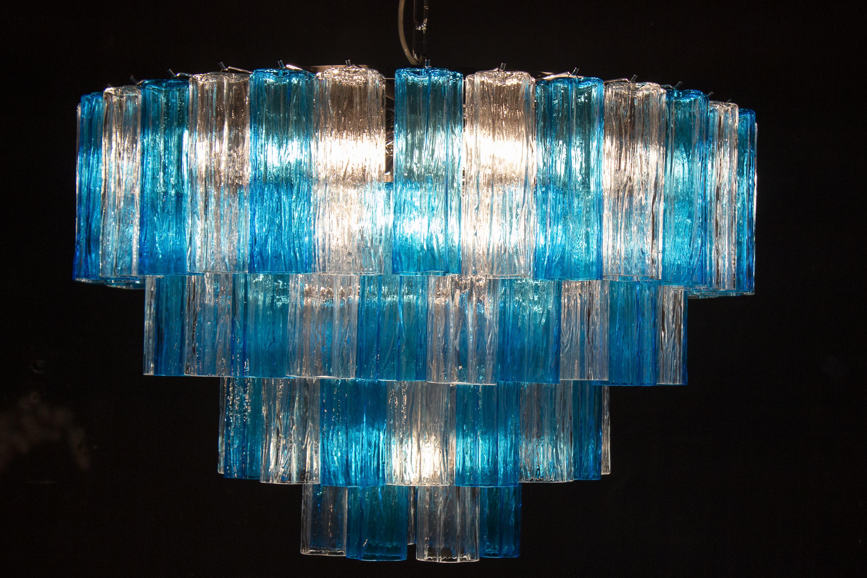 Coppia di lampadari a soffitto Tronchi in vetro di Murano color turchese e ghiaccio in vendita 3