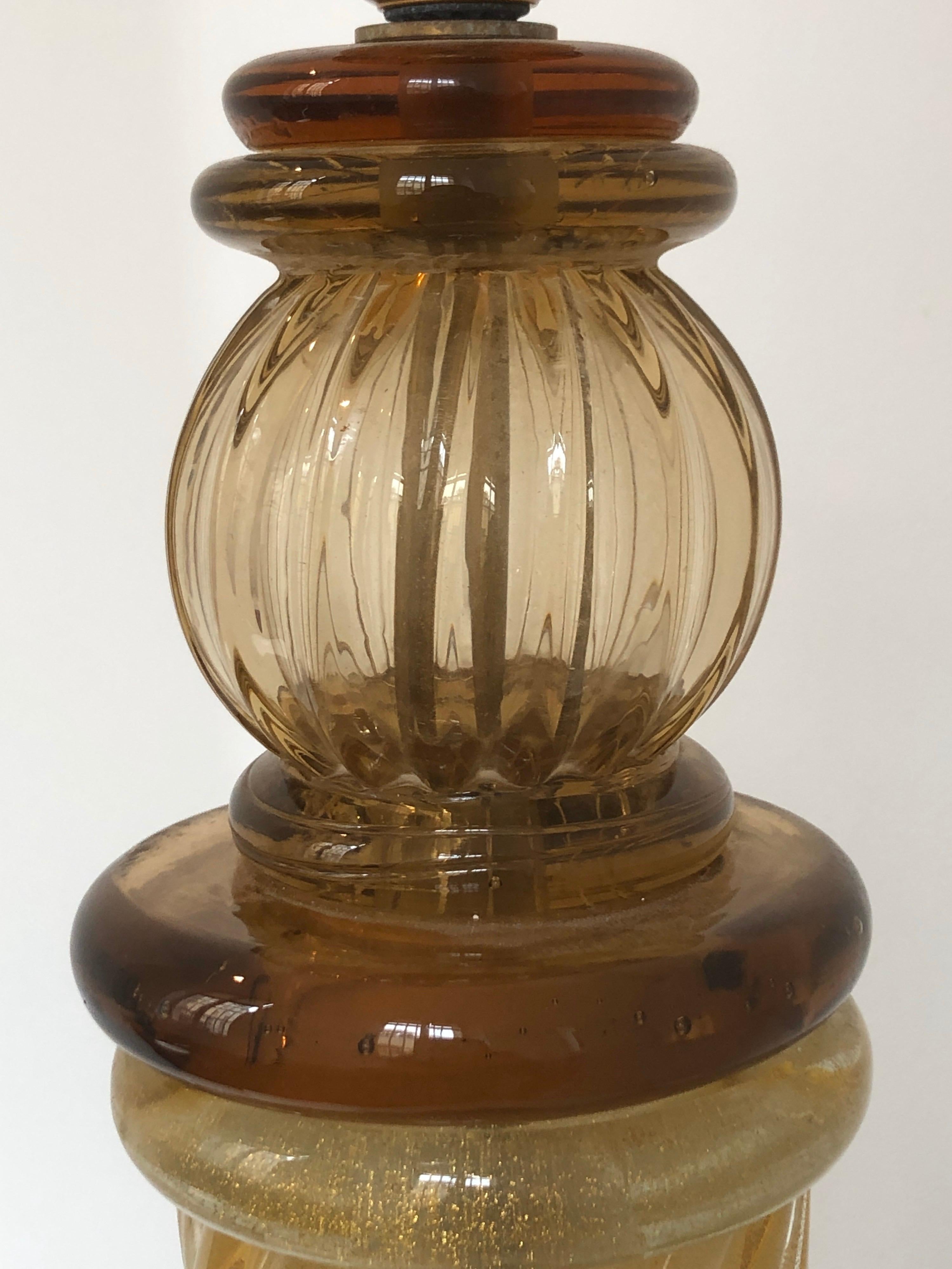 Paire de lampes d'inclusion en verre de Murano à colonne torsadée en or de Murano en vente 4