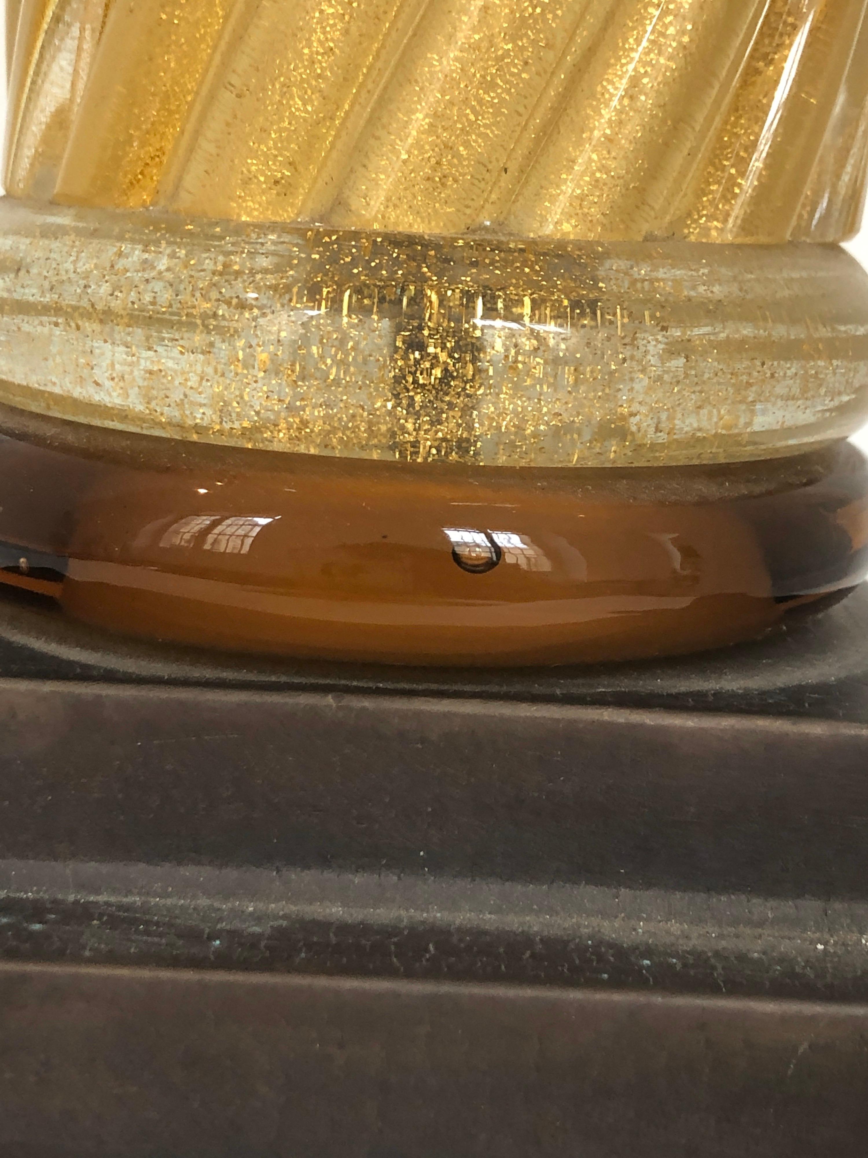 Paire de lampes d'inclusion en verre de Murano à colonne torsadée en or de Murano en vente 2
