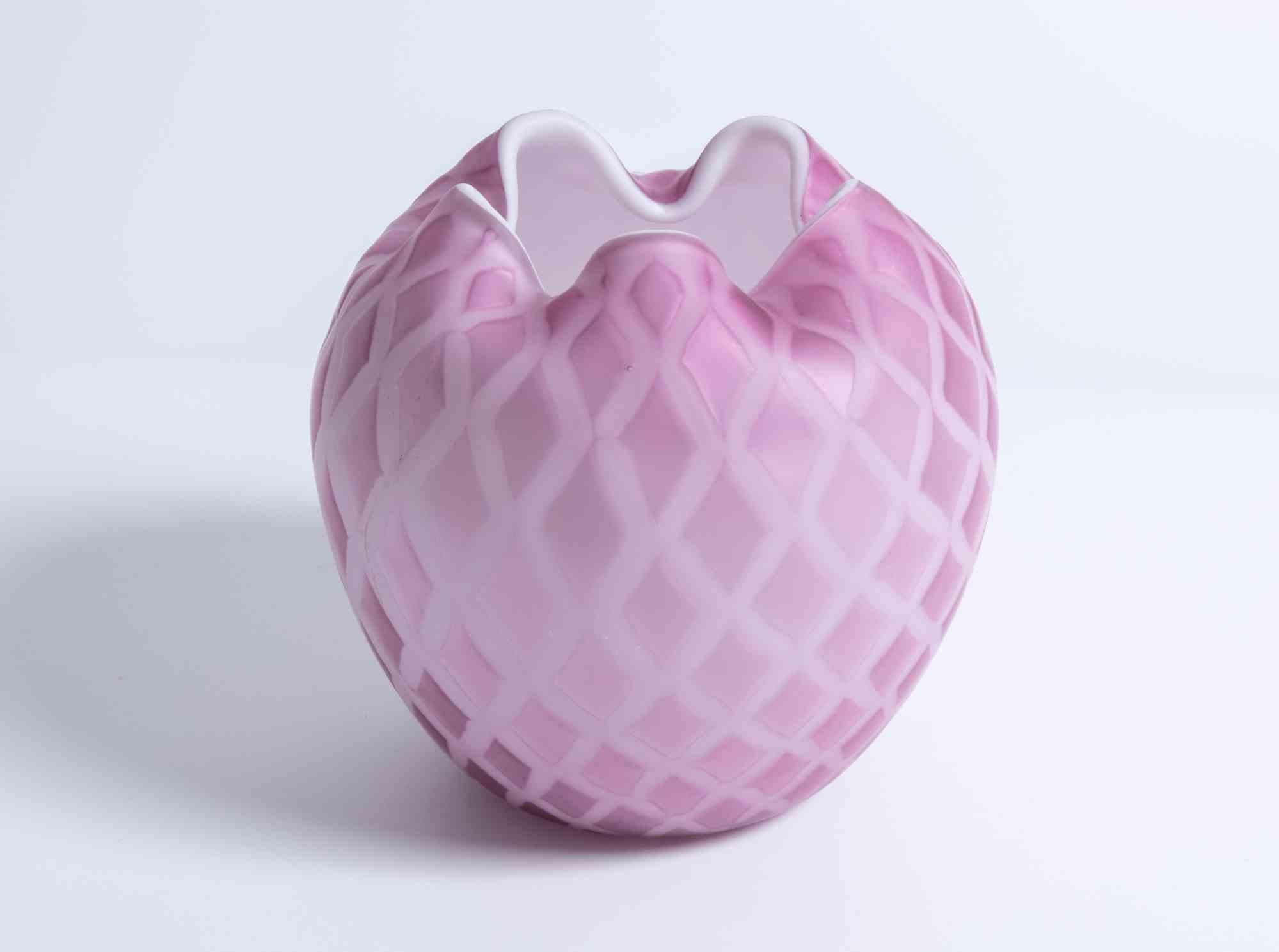 Coppia di vasi in vetro di Murano con sfondo rosa e decorazione geometrica in vetro lattimo. Manifattura Vamsa, anni '20.

Condizioni eccellenti.
