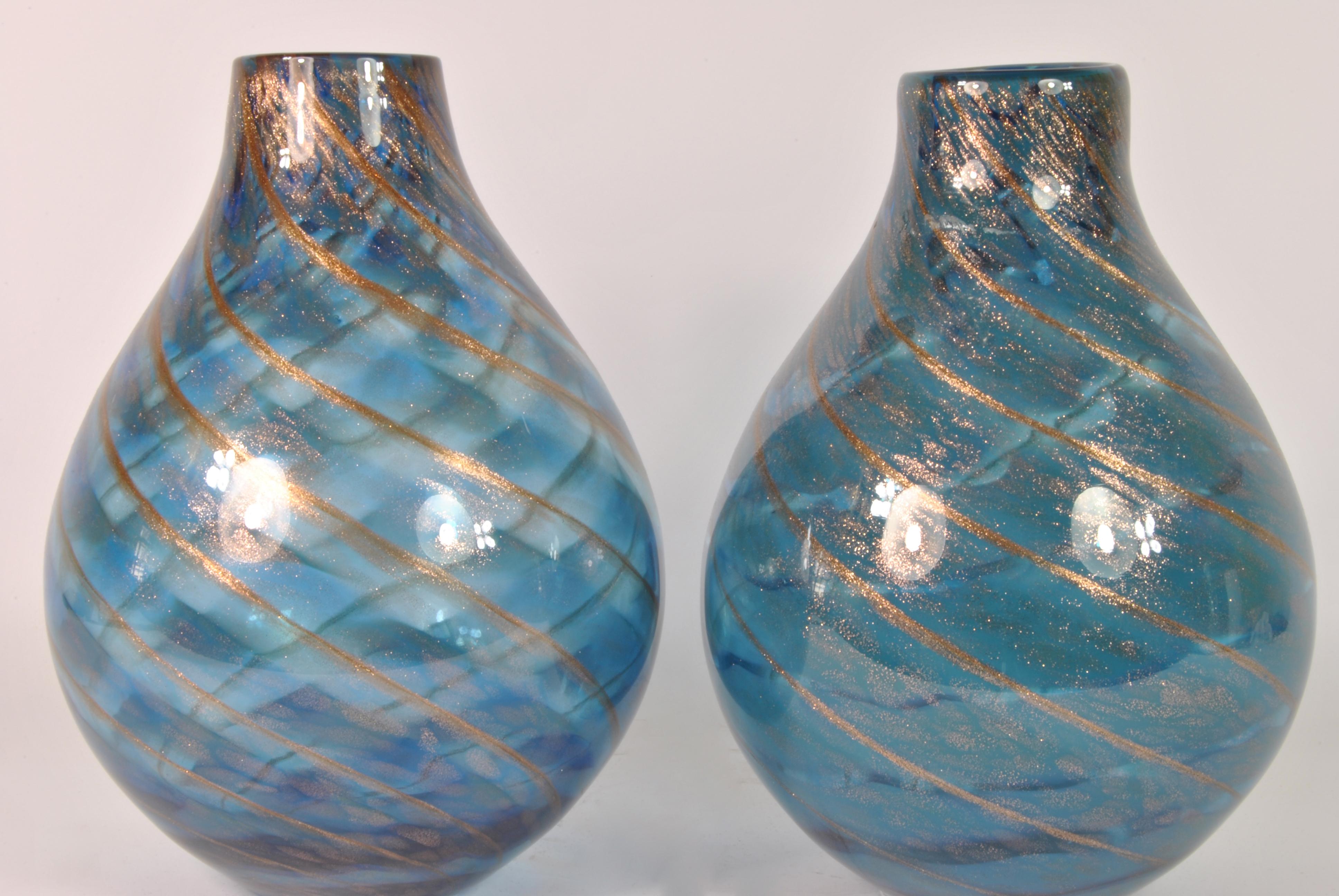 Pareja de jarrones de cristal de Murano, diseño de Fratelli Toso, Italia, Finales de los 60 Italiano en venta