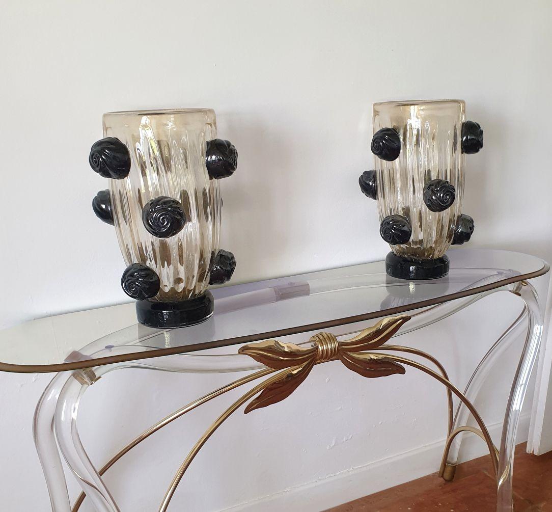 Mid-Century moderno Coppia di vasi in vetro di Murano firmati Costantini in vendita