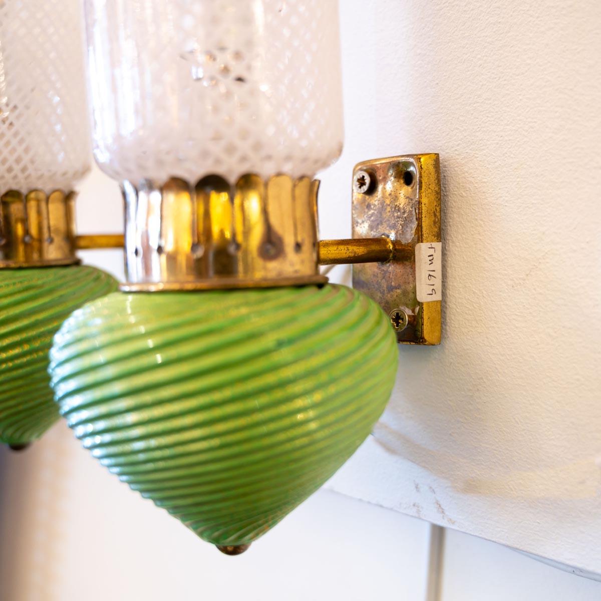 Pair of Murano glass wall lights clear white green with gold leaf decor brass For Sale 4
