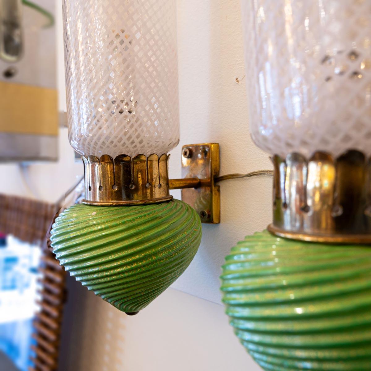Pair of Murano glass wall lights clear white green with gold leaf decor brass For Sale 5