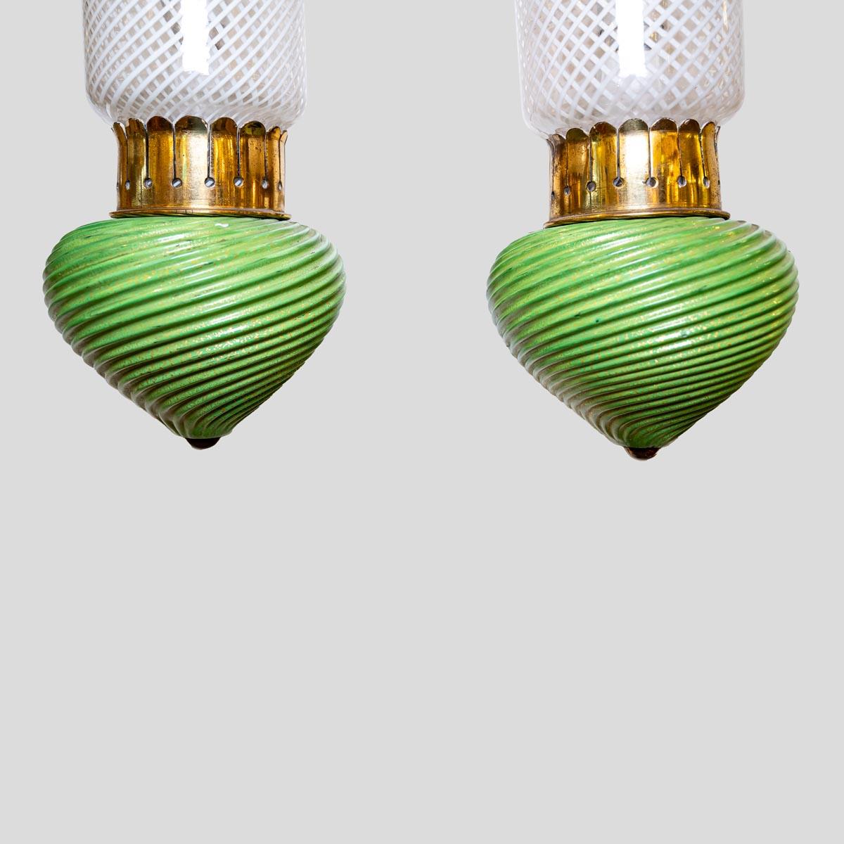 Pair of Murano glass wall lights clear white green with gold leaf decor brass For Sale 2
