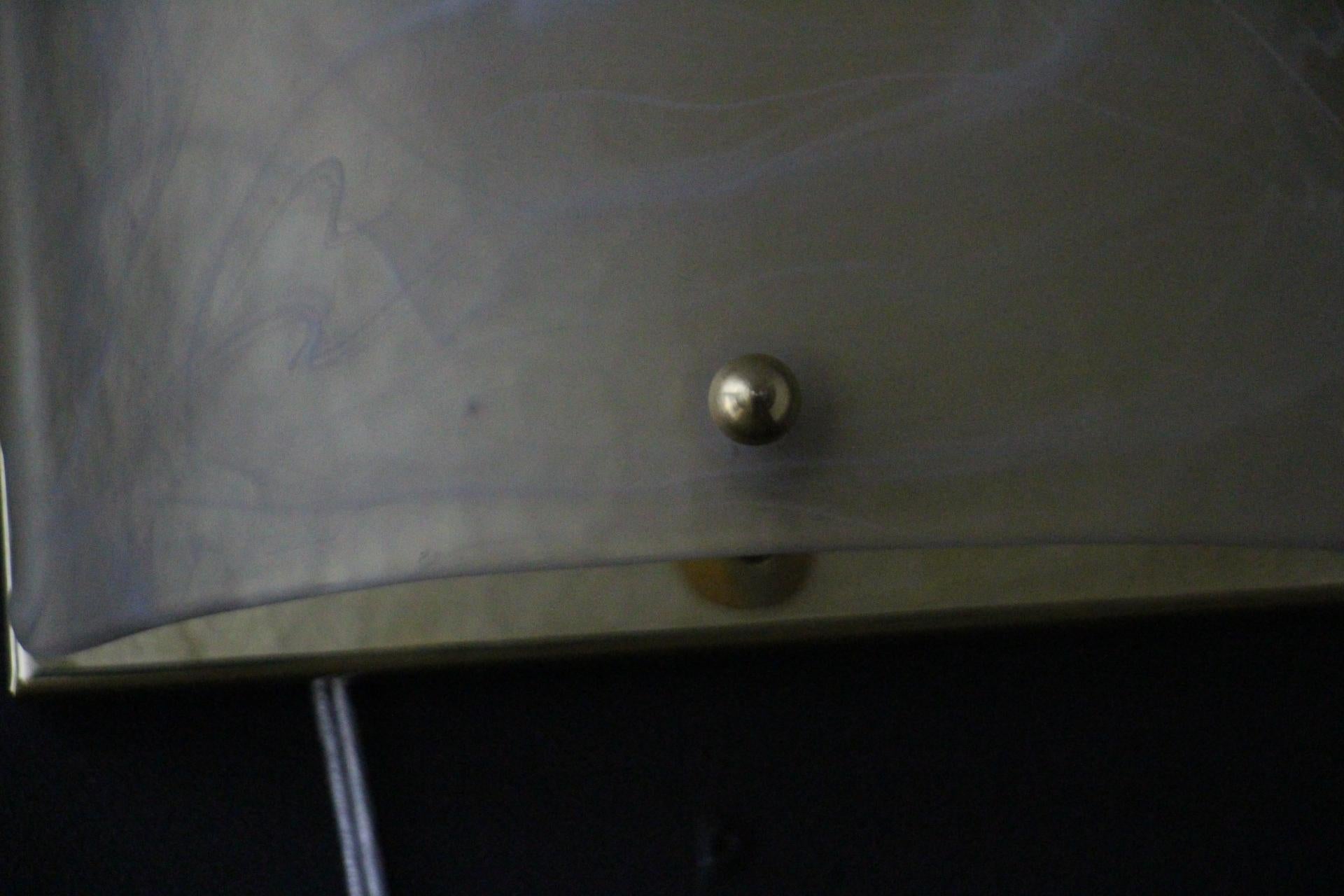 Verre de Murano Paire d'appliques en verre de Murano à décor d'albâtre, appliques en forme de bouclier en vente