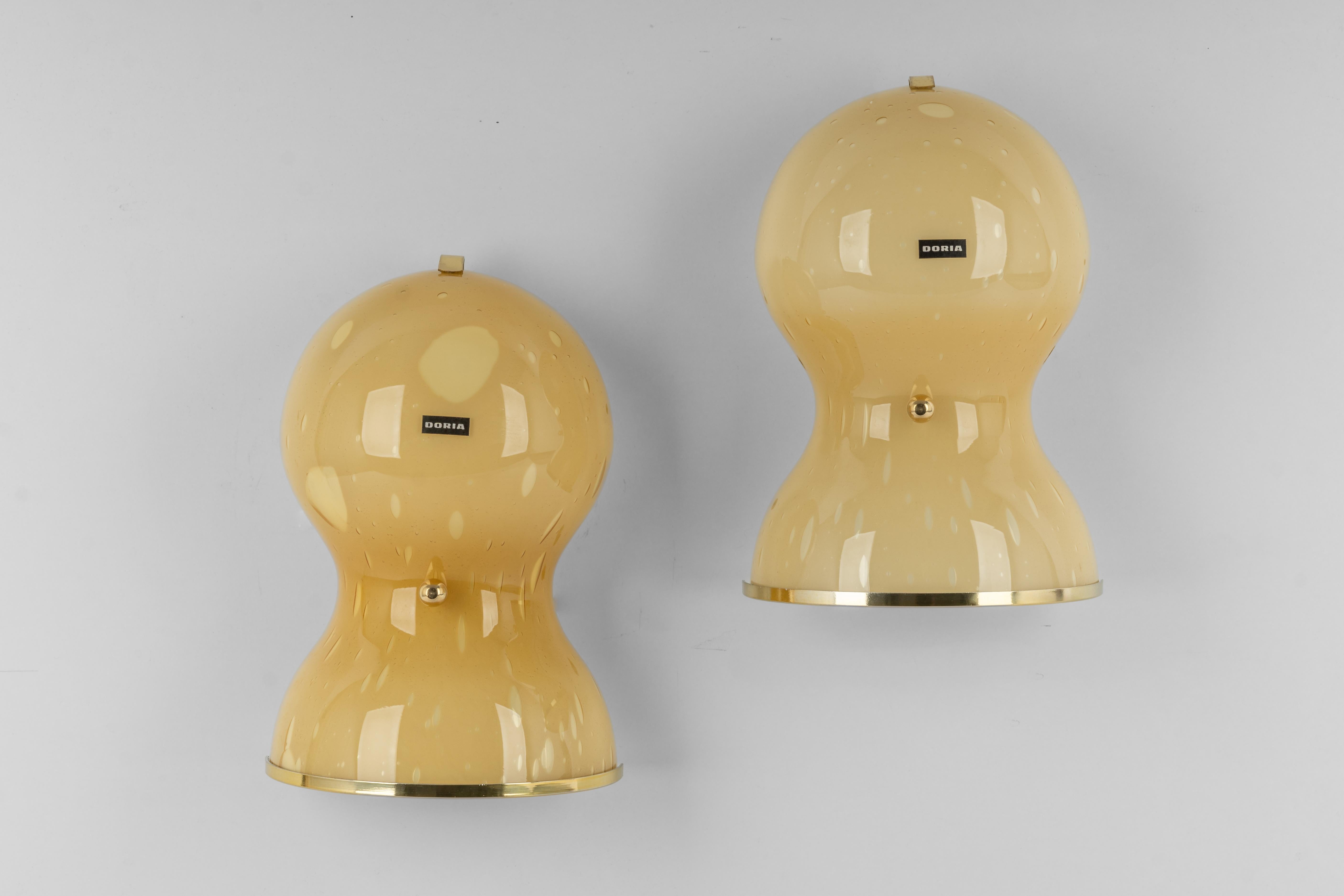 Mid-Century moderno Coppia di applique in vetro di Murano di Doria, Germania, anni '60 in vendita