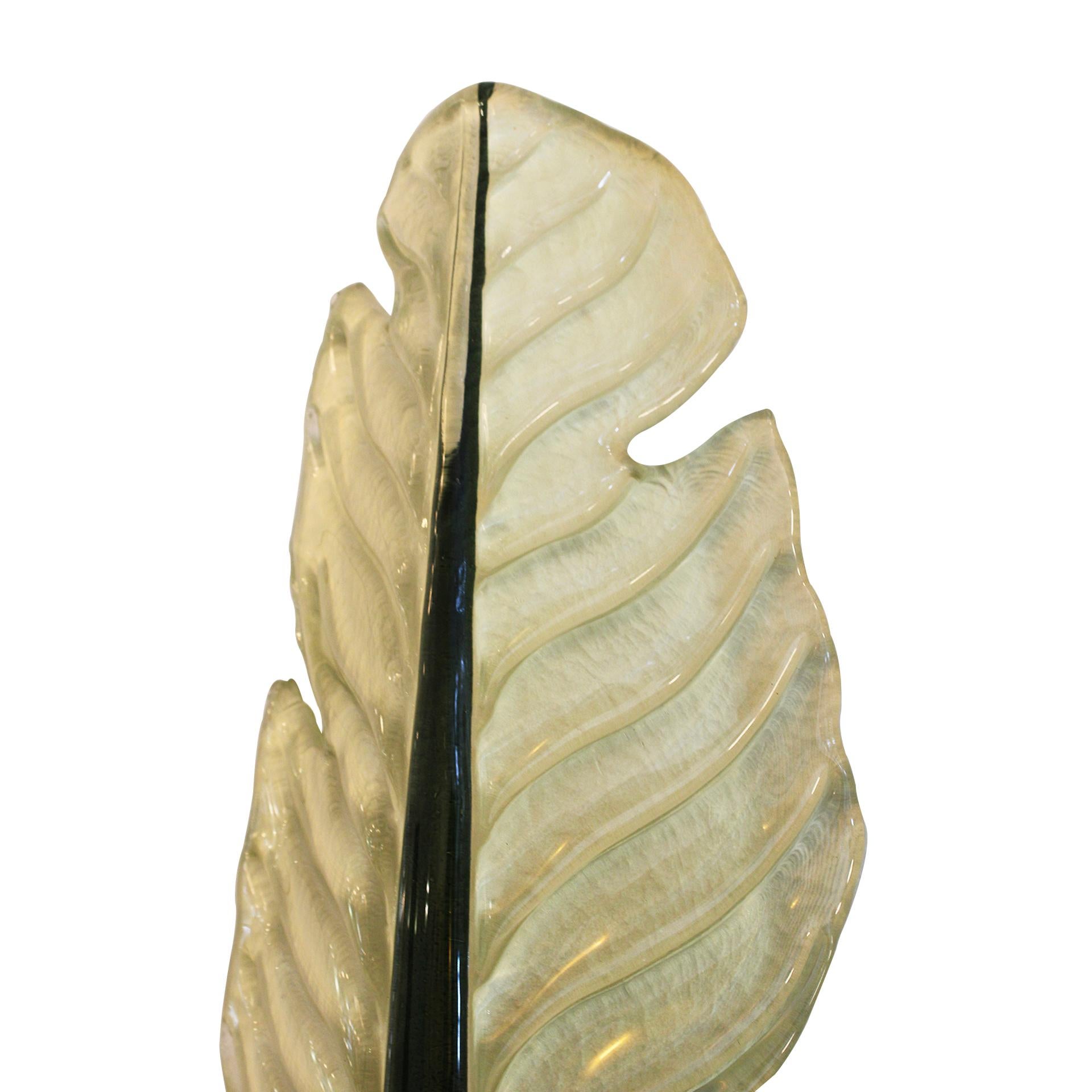 Paire d'appliques murales en verre de Murano en forme de feuille, Italie Bon état - En vente à Madrid, ES