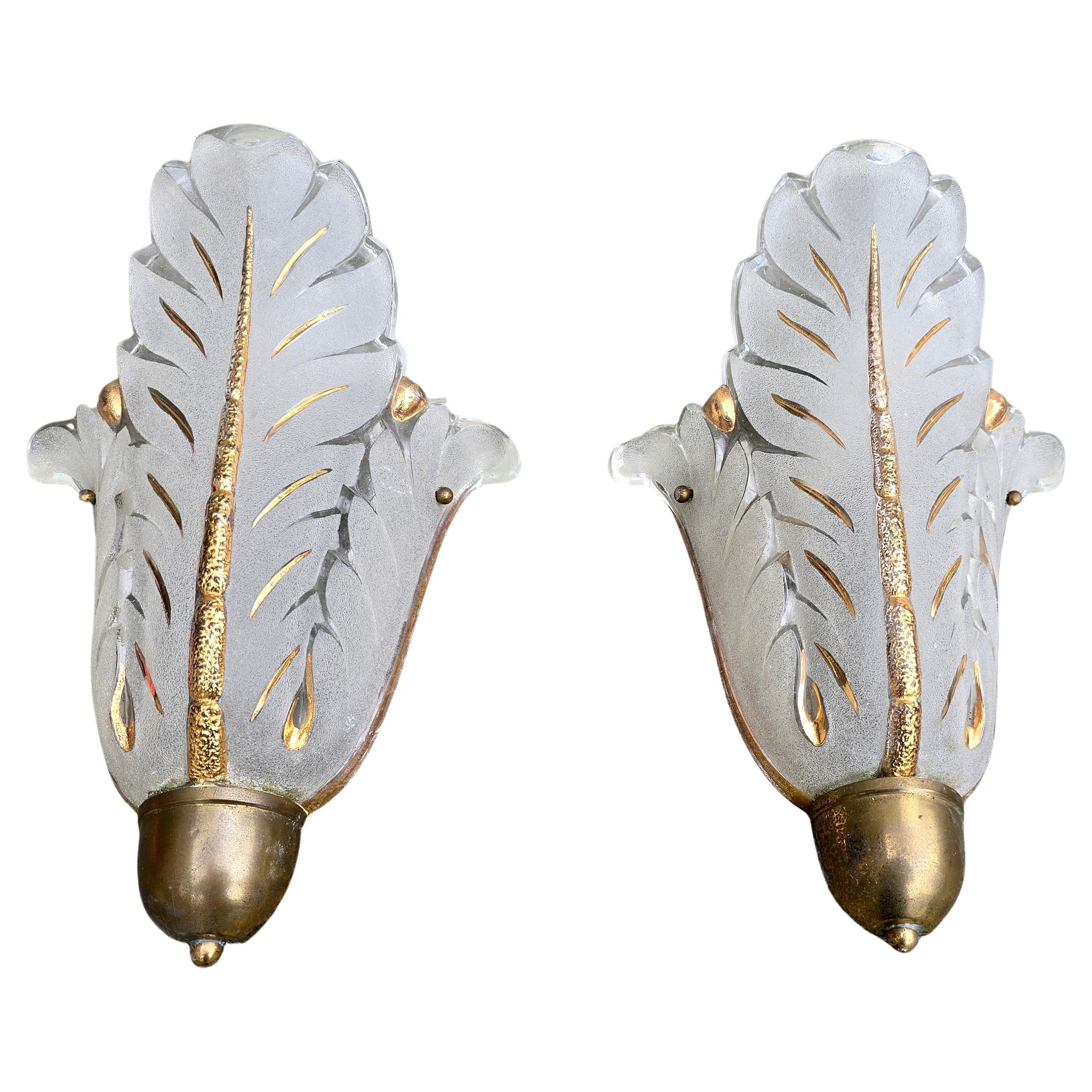 Laiton Paire d'appliques murales en verre de Murano, Design amne avec détails dorés, Italie, années 1950 en vente