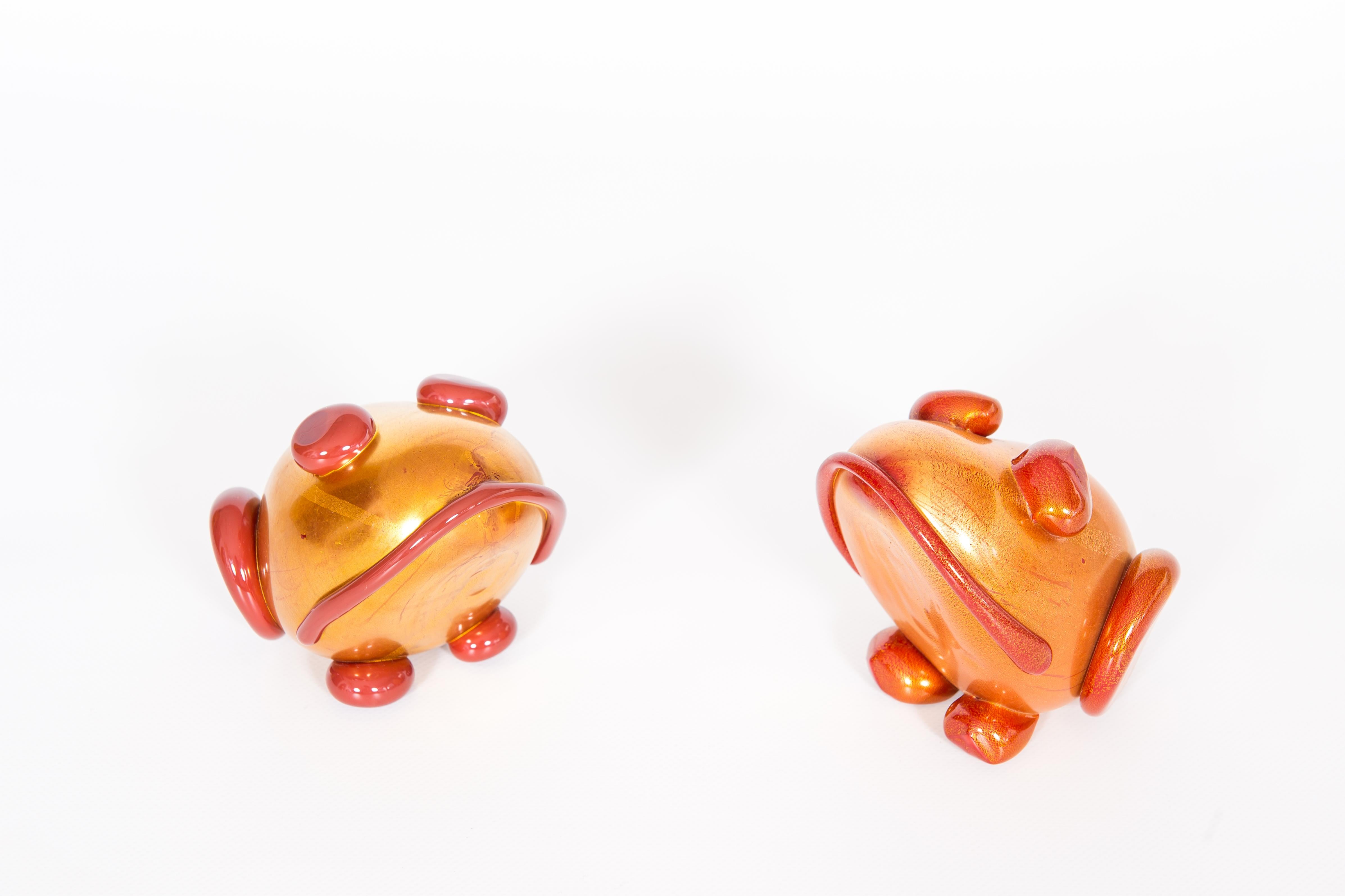 Mid-Century moderno Coppia di rane in vetro di Murano a foglia d'oro e rubino di Giovanni Dalla Fina anni '90 in vendita