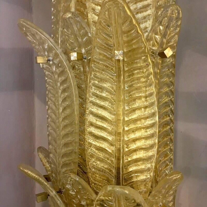 Pair of Murano Gold Leaves Big Sconces Brass Fittings, 1950s In Excellent Condition In Florence, IT