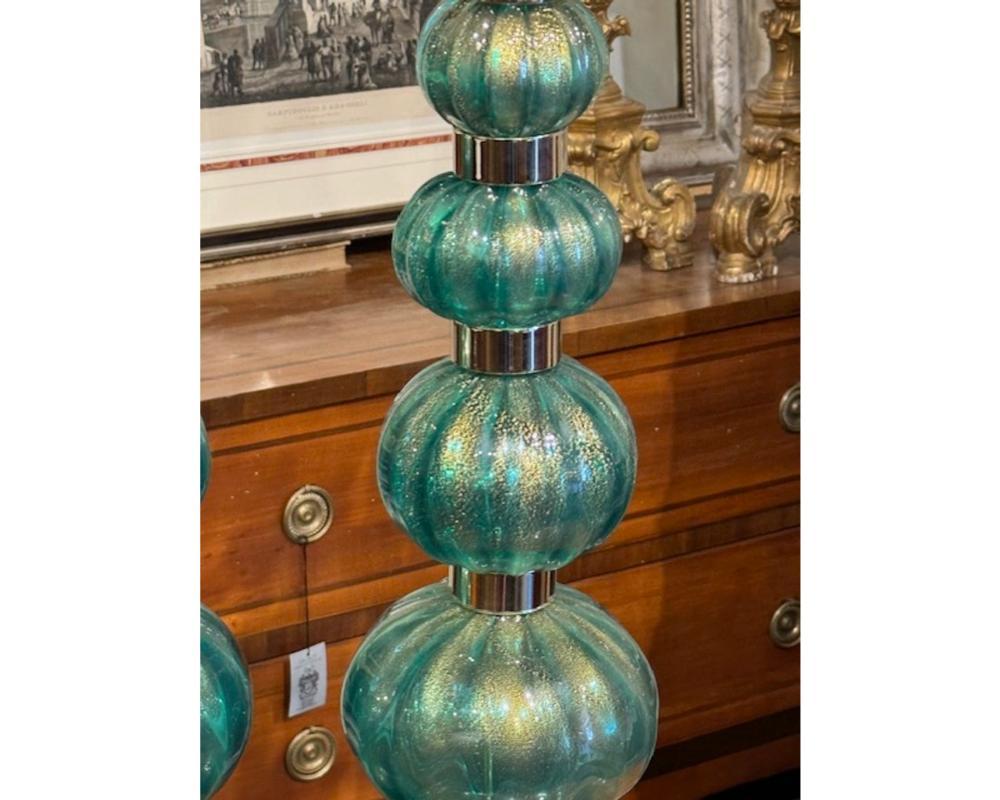 Verre brun Paire de lampes de Murano vert et or en vente