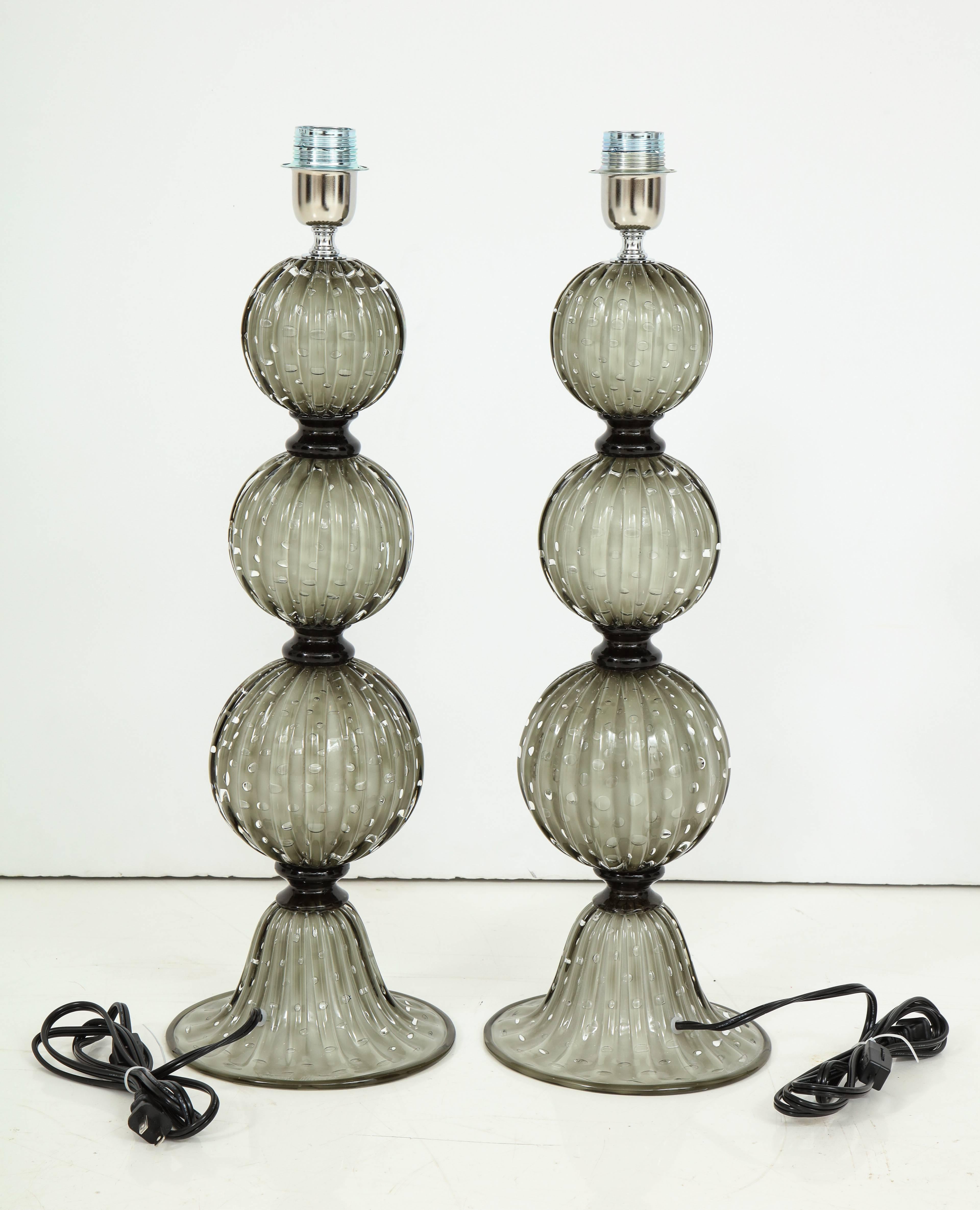 Pair of Grey with Ivory Undertone Murano Glass Lamps, Italy, Signed 4