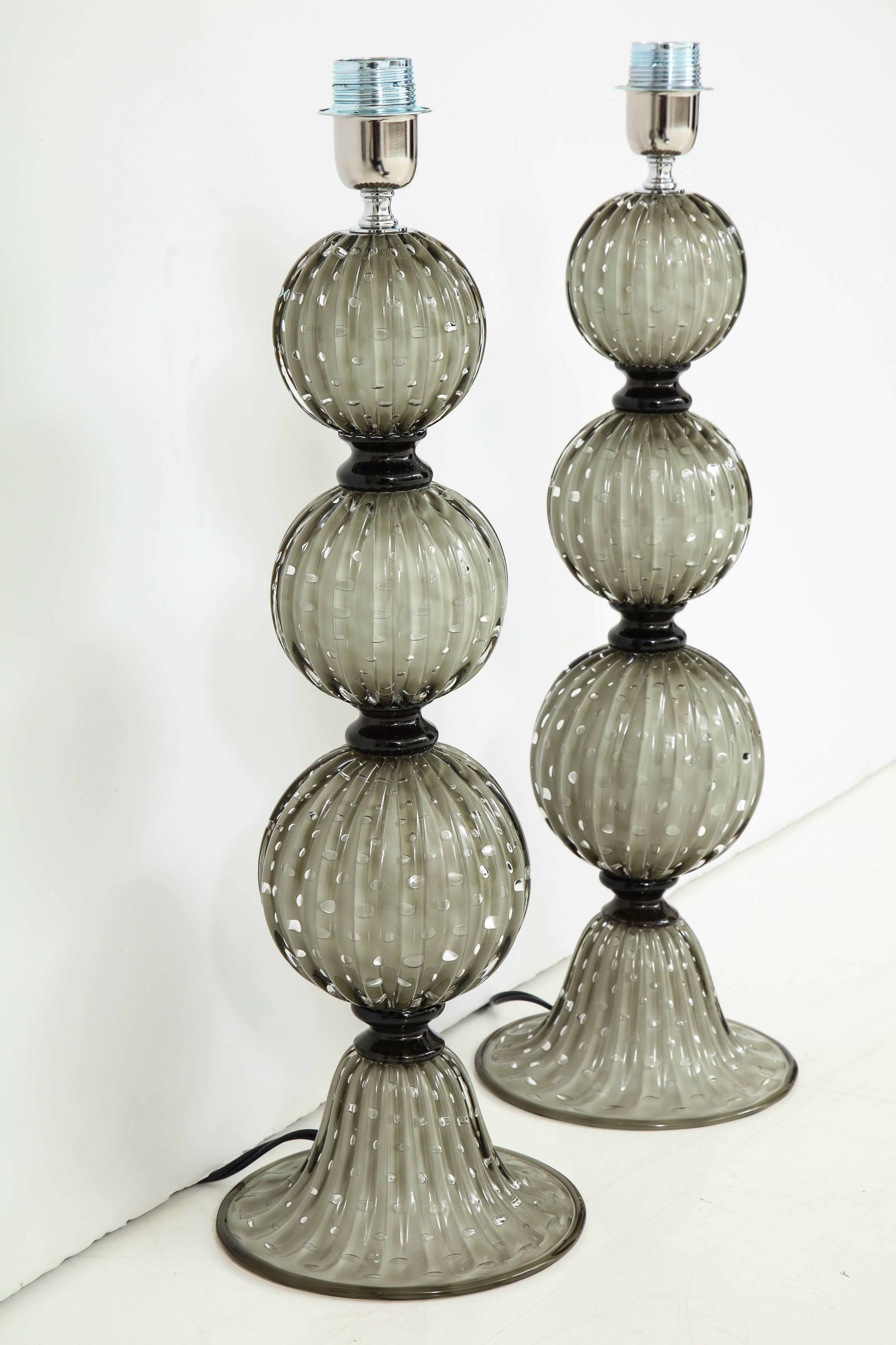 Hand-Crafted Pair of Grey with Ivory Undertone Murano Glass Lamps, Italy, Signed