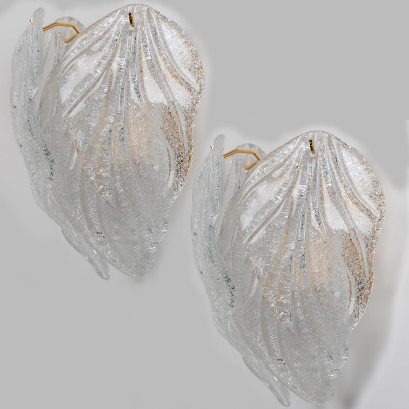 Altro Coppia di applique in vetro d'ottone a foglia di Murano, Italia, 1970 in vendita