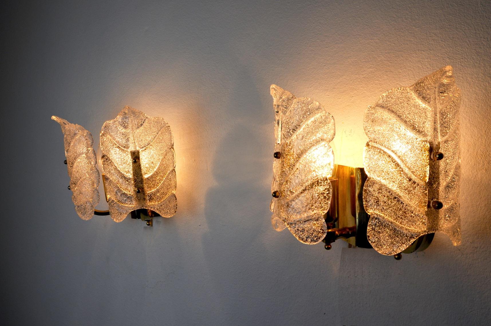 Pair of Murano Leaves Sconces Italy 1970 In Good Condition For Sale In BARCELONA, ES