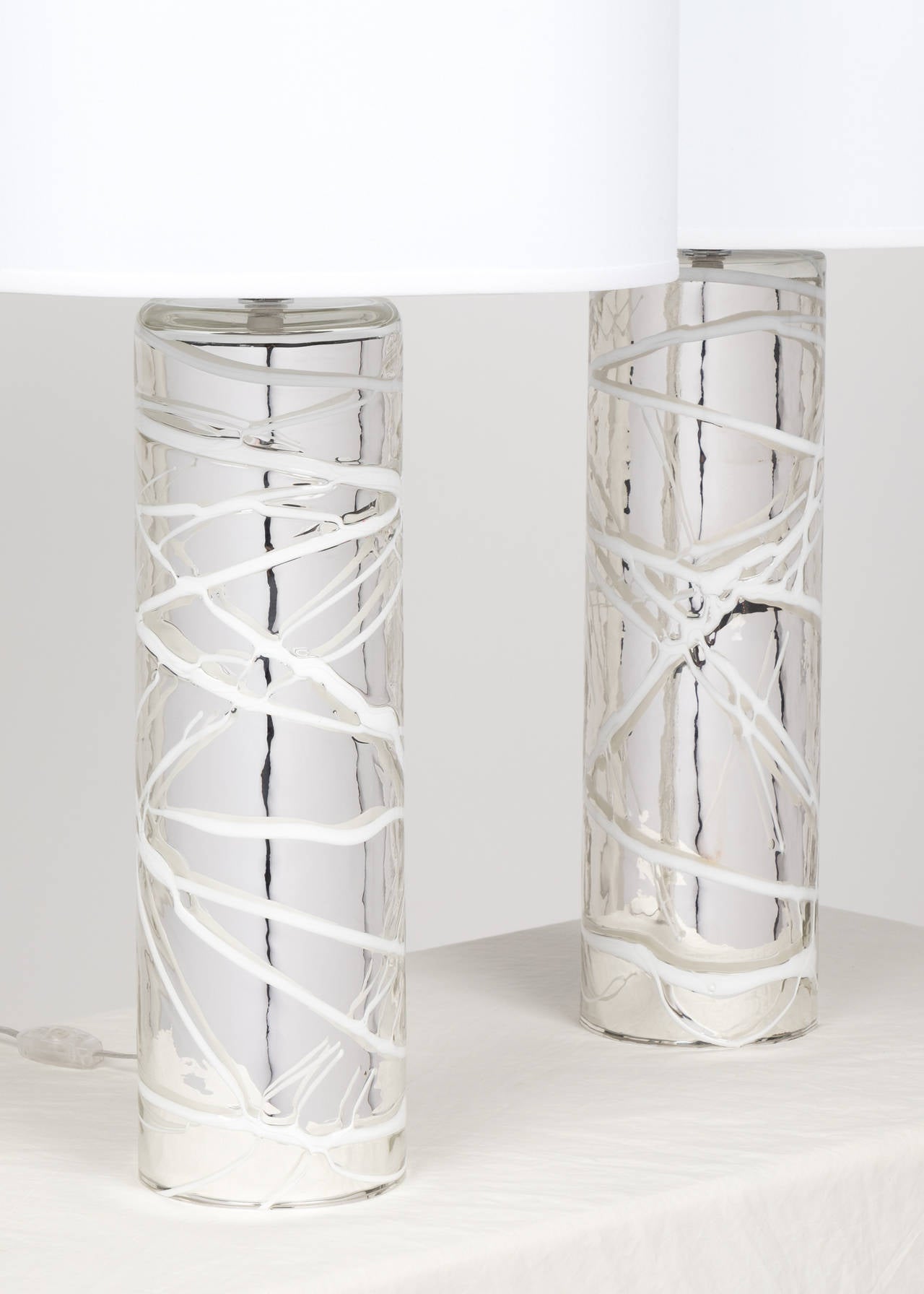 Paire de lampes en verre de Murano de couleur mercuré Bon état - En vente à Austin, TX