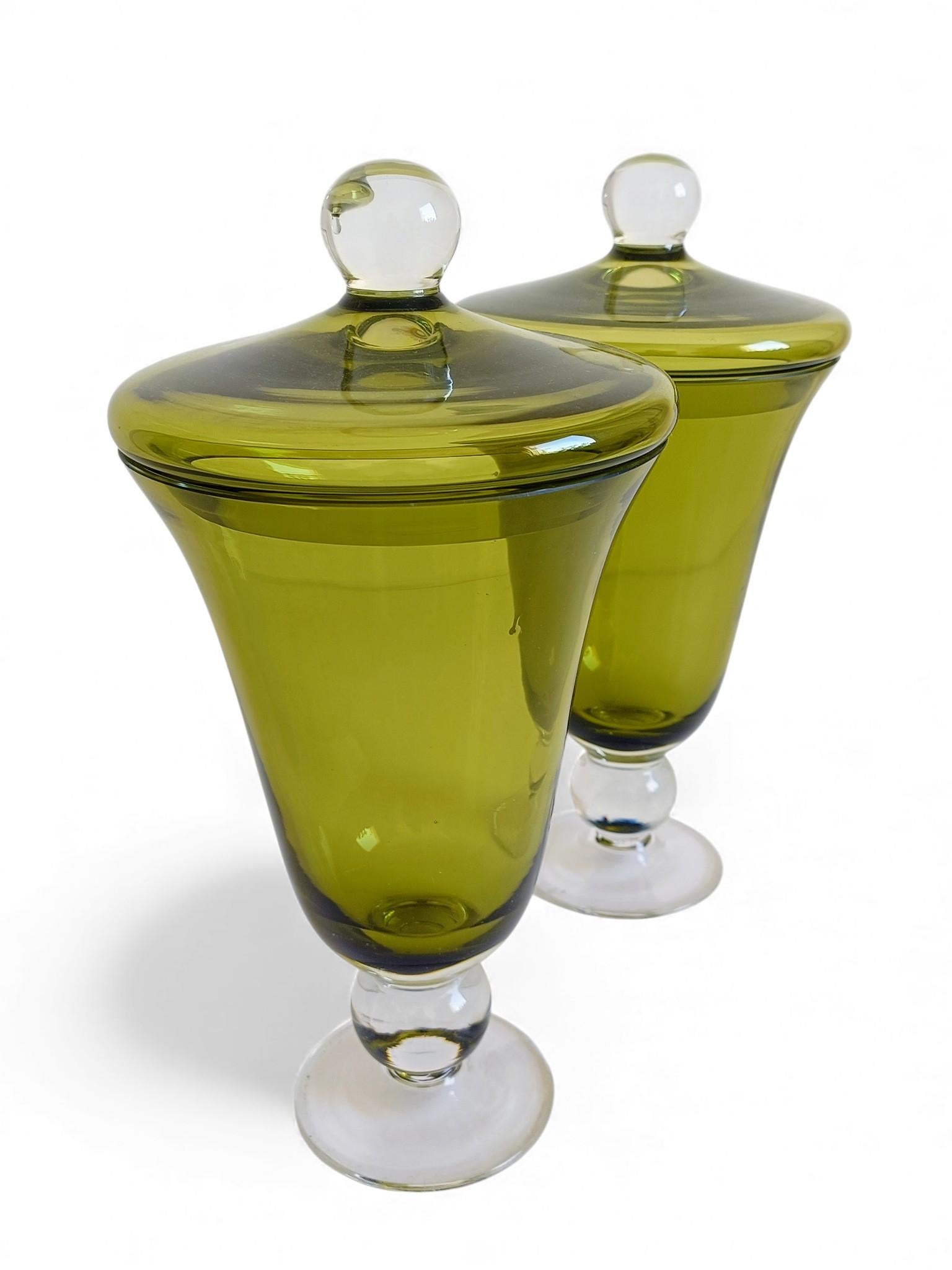 Coppia di urne in vetro di Murano Greene & Greene stile Venini, metà del secolo scorso, Italia, anni '50 in vendita 3