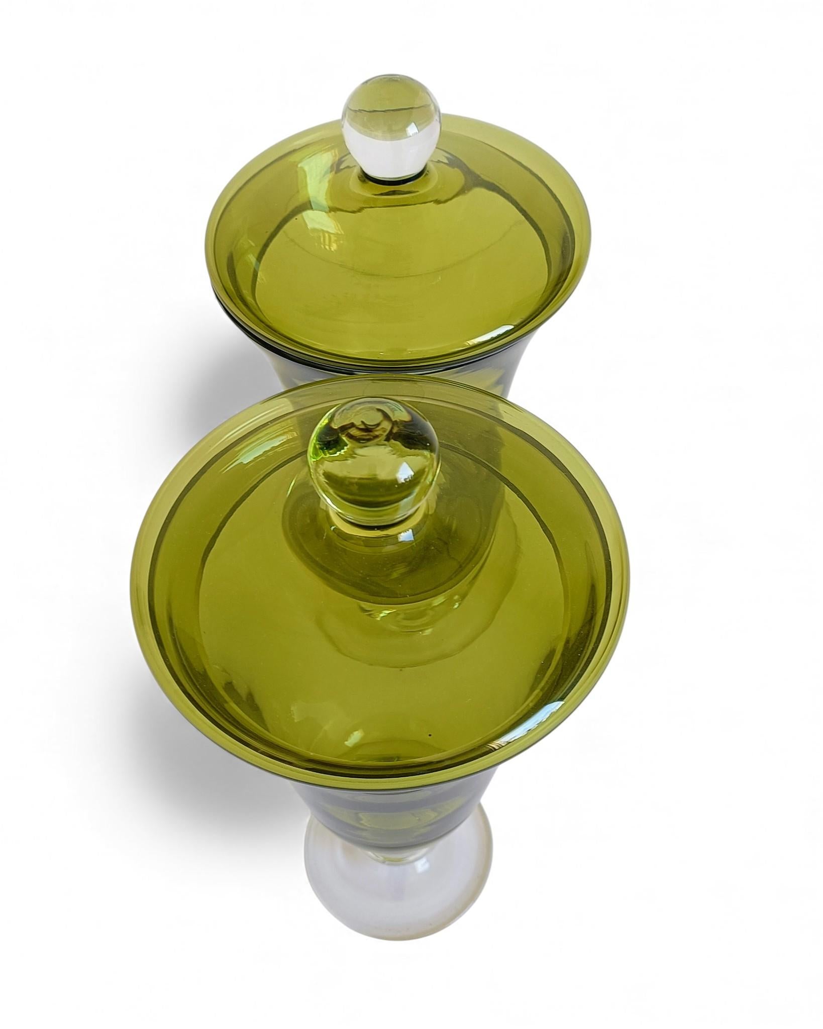 Coppia di urne in vetro di Murano Greene & Greene stile Venini, metà del secolo scorso, Italia, anni '50 in vendita 7