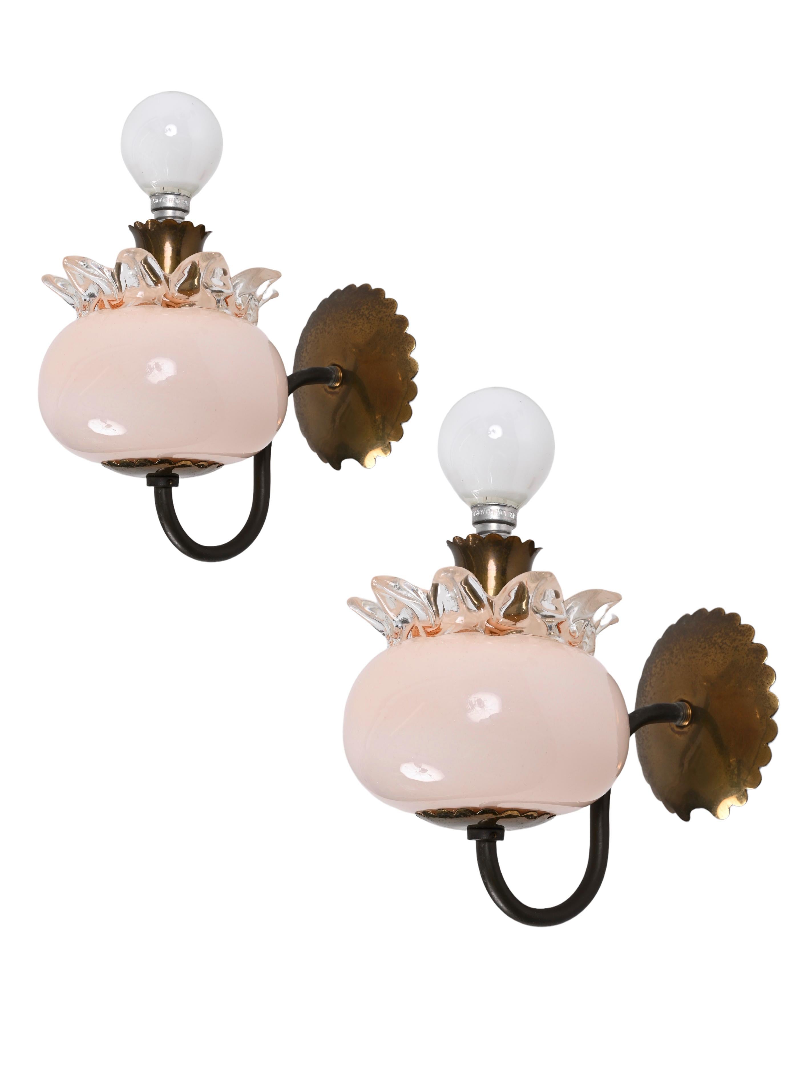 Pair of Murano Pink Glass and Brass Sconces Attributed to Archimede Seguso 1940s For Sale 10