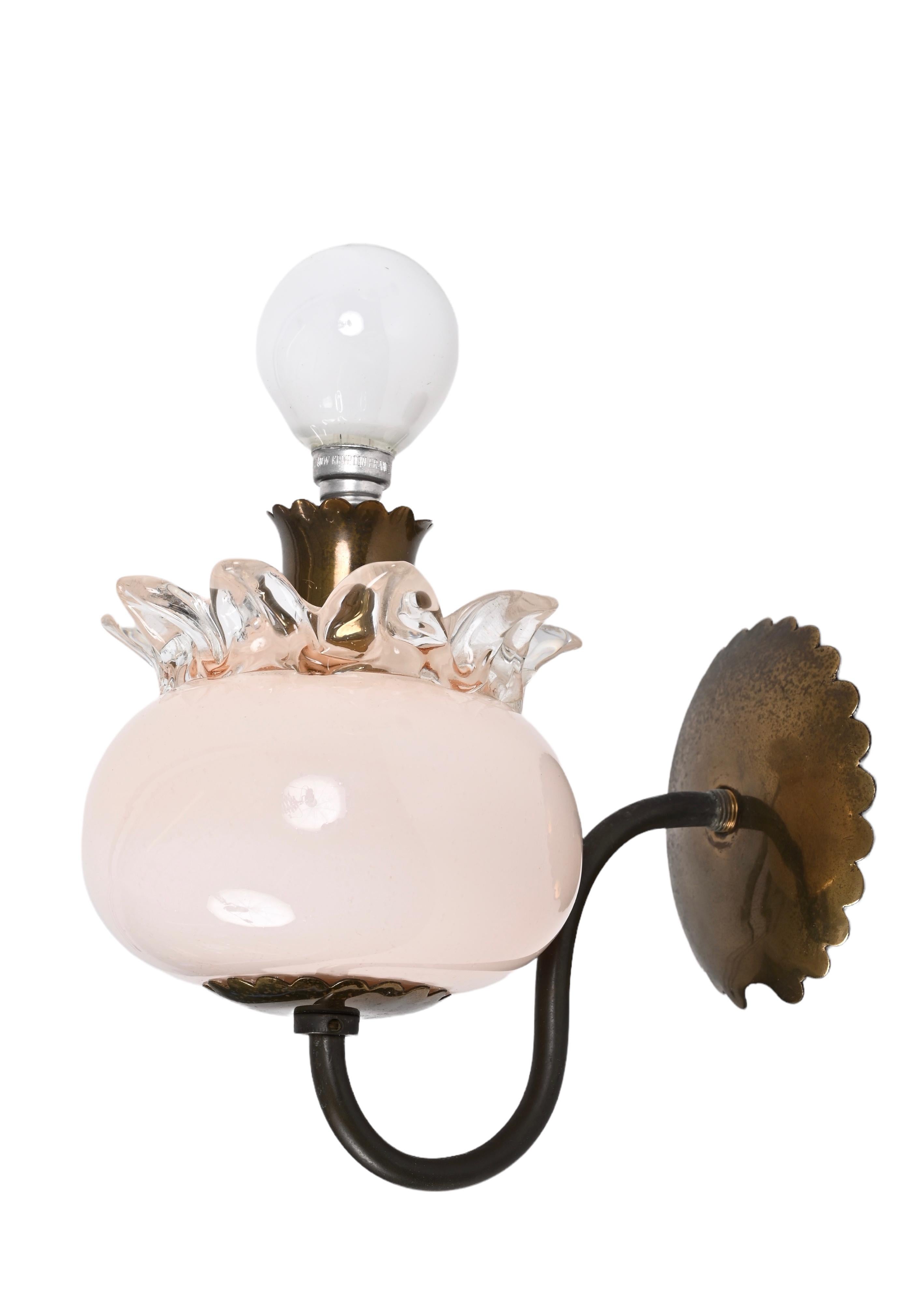 Mid-20th Century Pair of Murano Pink Glass and Brass Sconces Attributed to Archimede Seguso 1940s For Sale