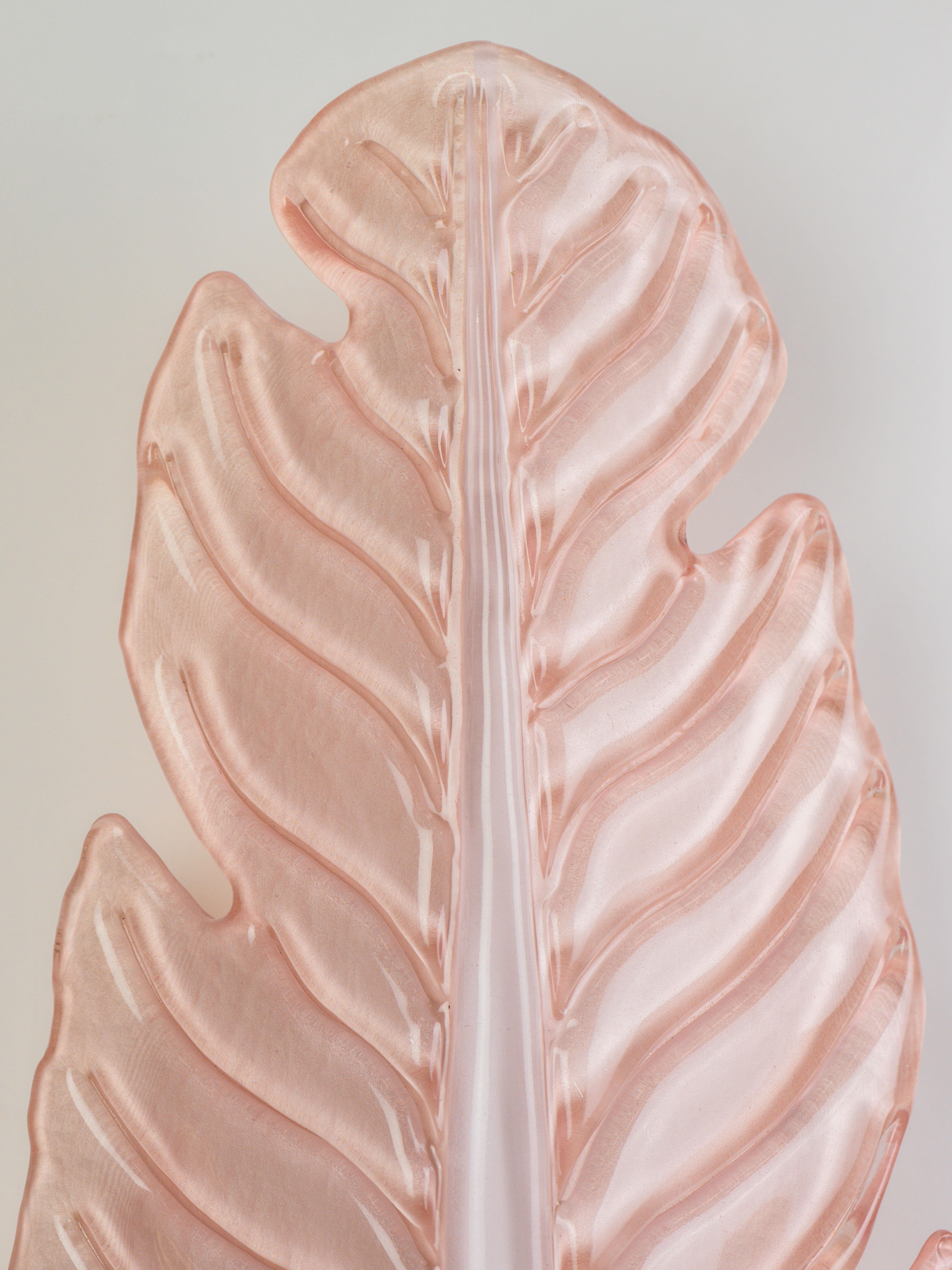 Mid-20th Century Pair of Murano pink glass leaves wall lamps  For Sale