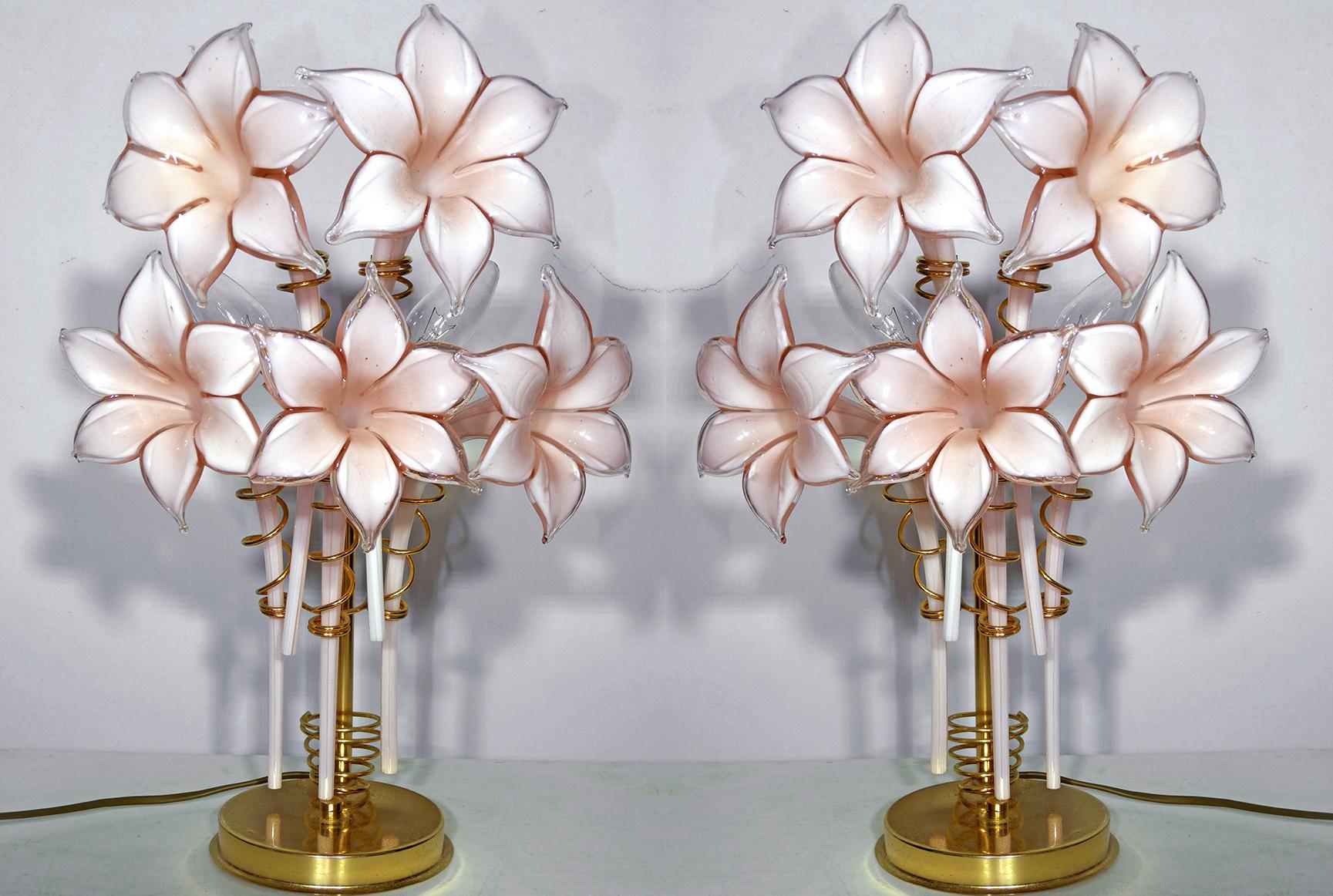 Italian Pair of Murano Pink Lilly Sculptural Table Lamps Franco Luce Artglass Gilt Brass