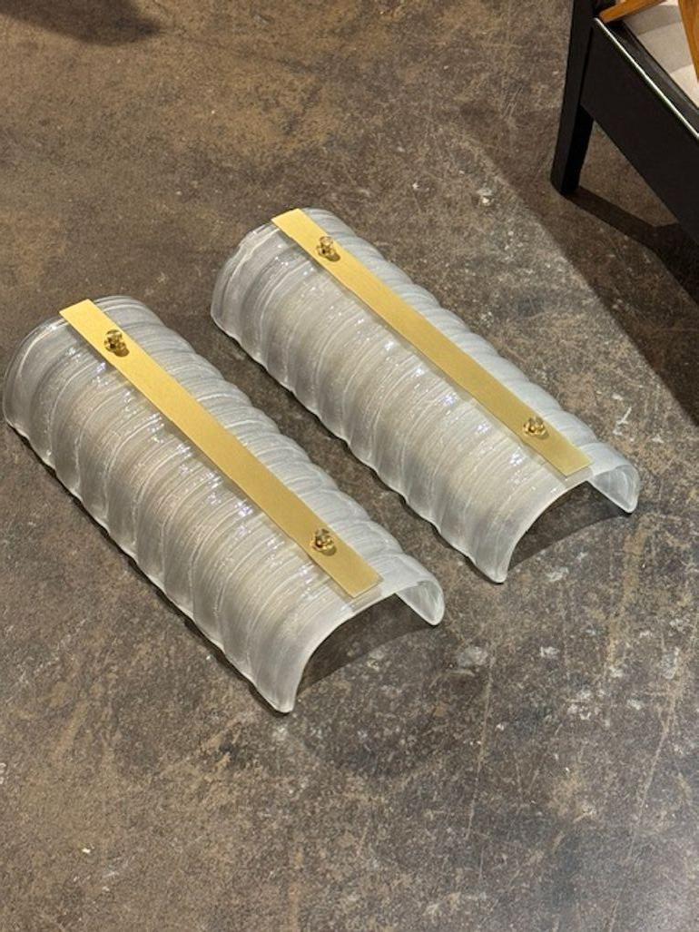 Pair of Murano Ribbed Wall Sconces For Sale 1