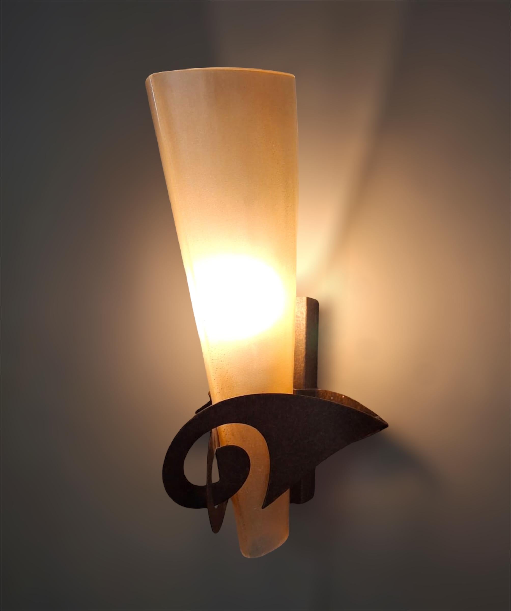 Paar Murano-Wandleuchter mit Eisen, 2 Paare verfügbar im Angebot 2