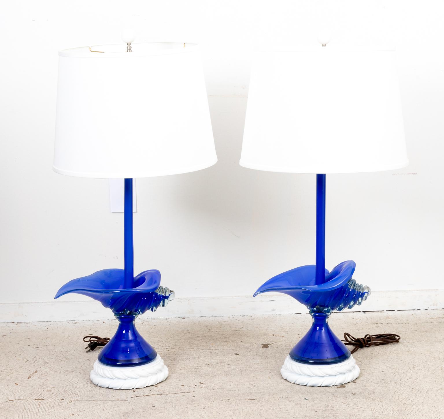 20th Century Pair of Murano Shell Table Lamps For Sale