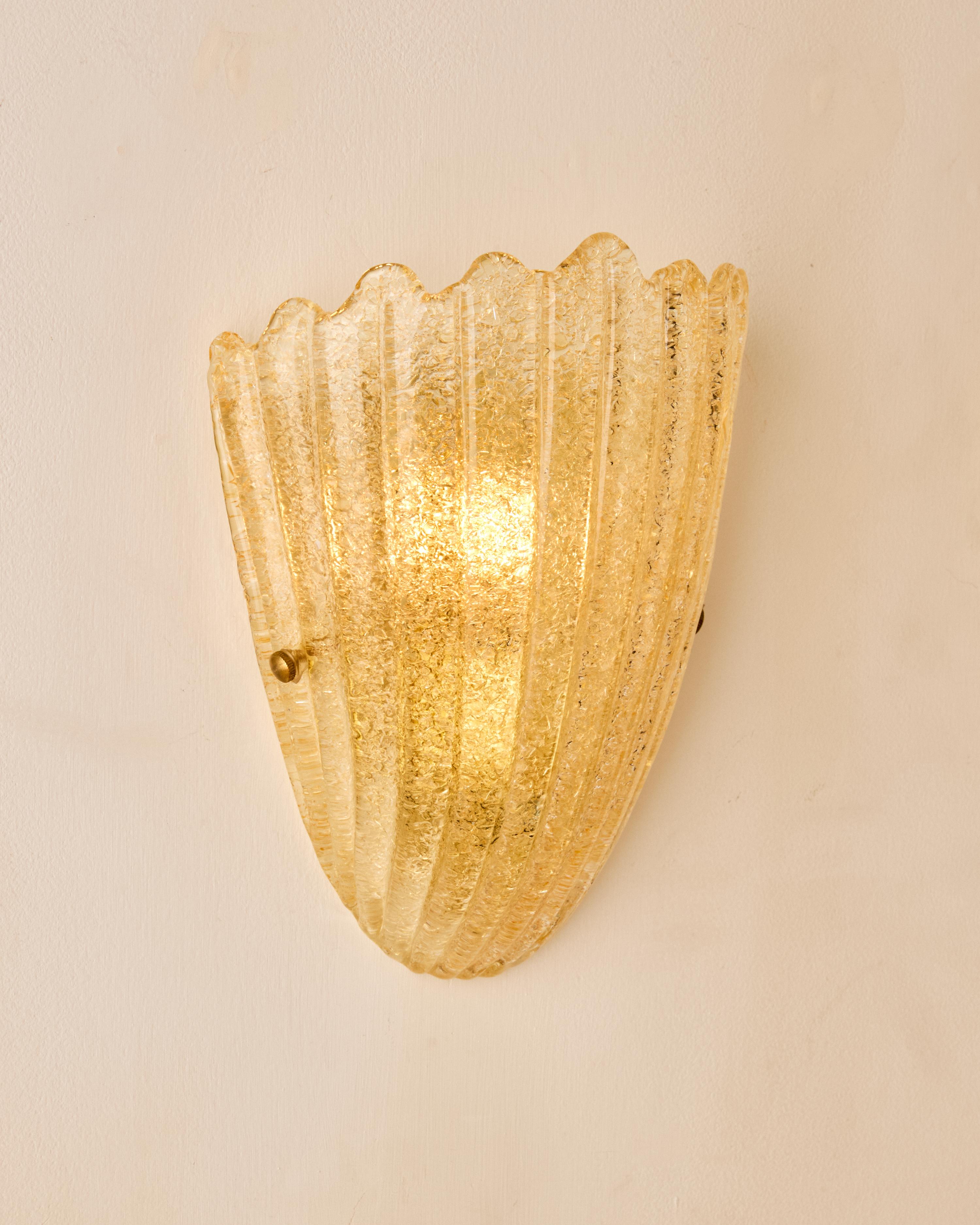 20th Century Pair of Murano Shell Wall Sconces For Sale