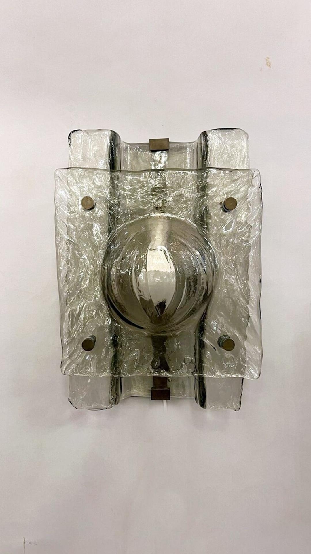 Pareja de apliques de cristal ahumado de Murano, años 60 mediados del siglo XX en venta