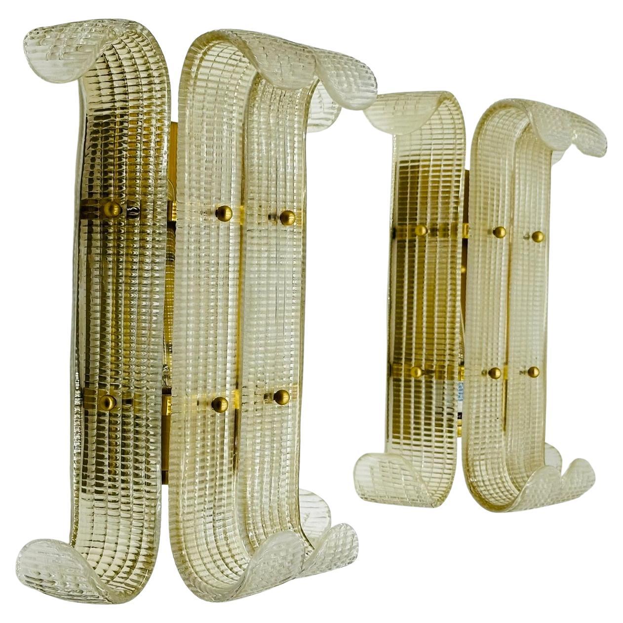 Paire d'appliques murales en laiton et style Murano en vente