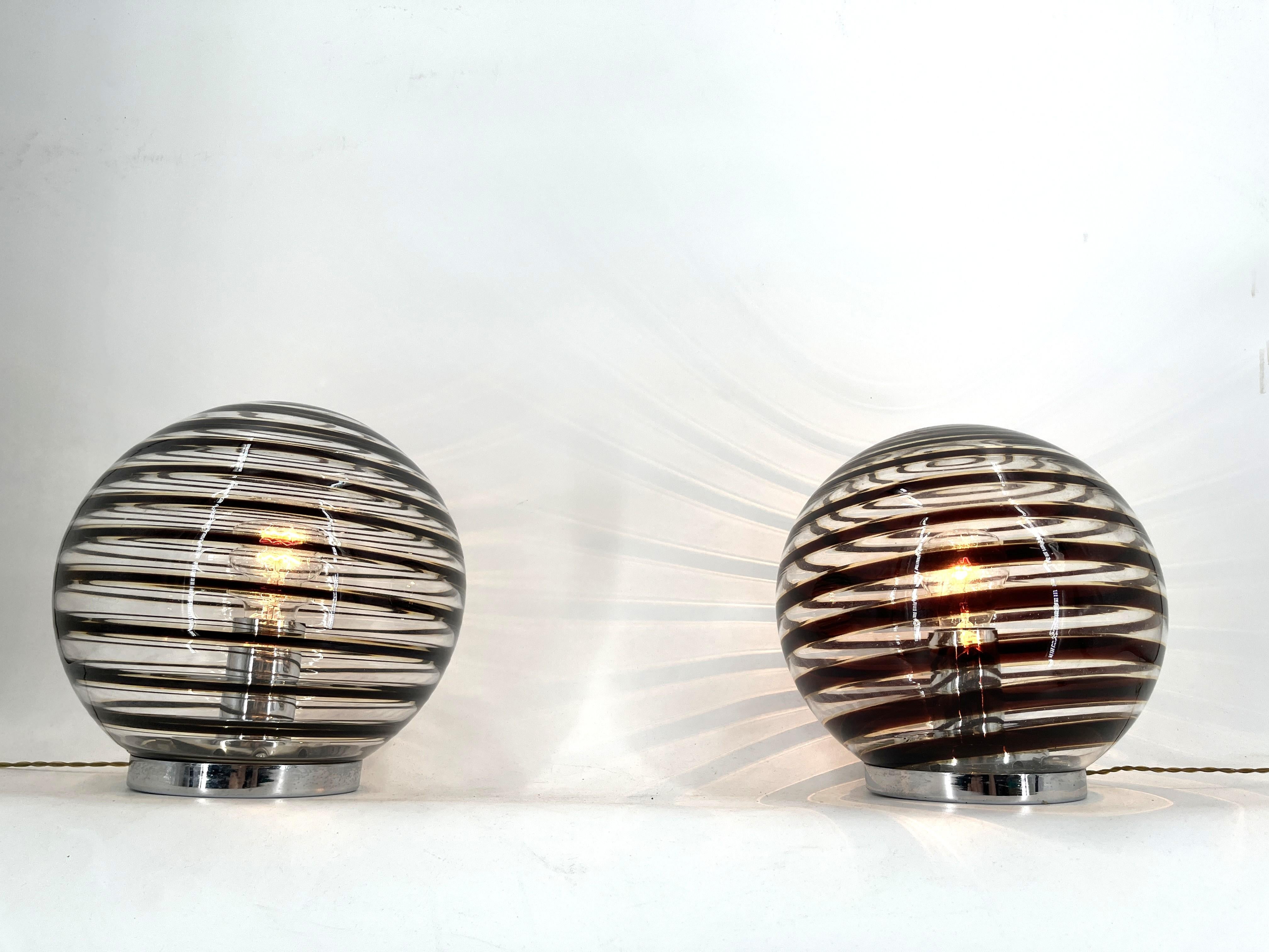 Paire de lampes de table en verre tourbillonnant de Murano, 1970 en vente 5