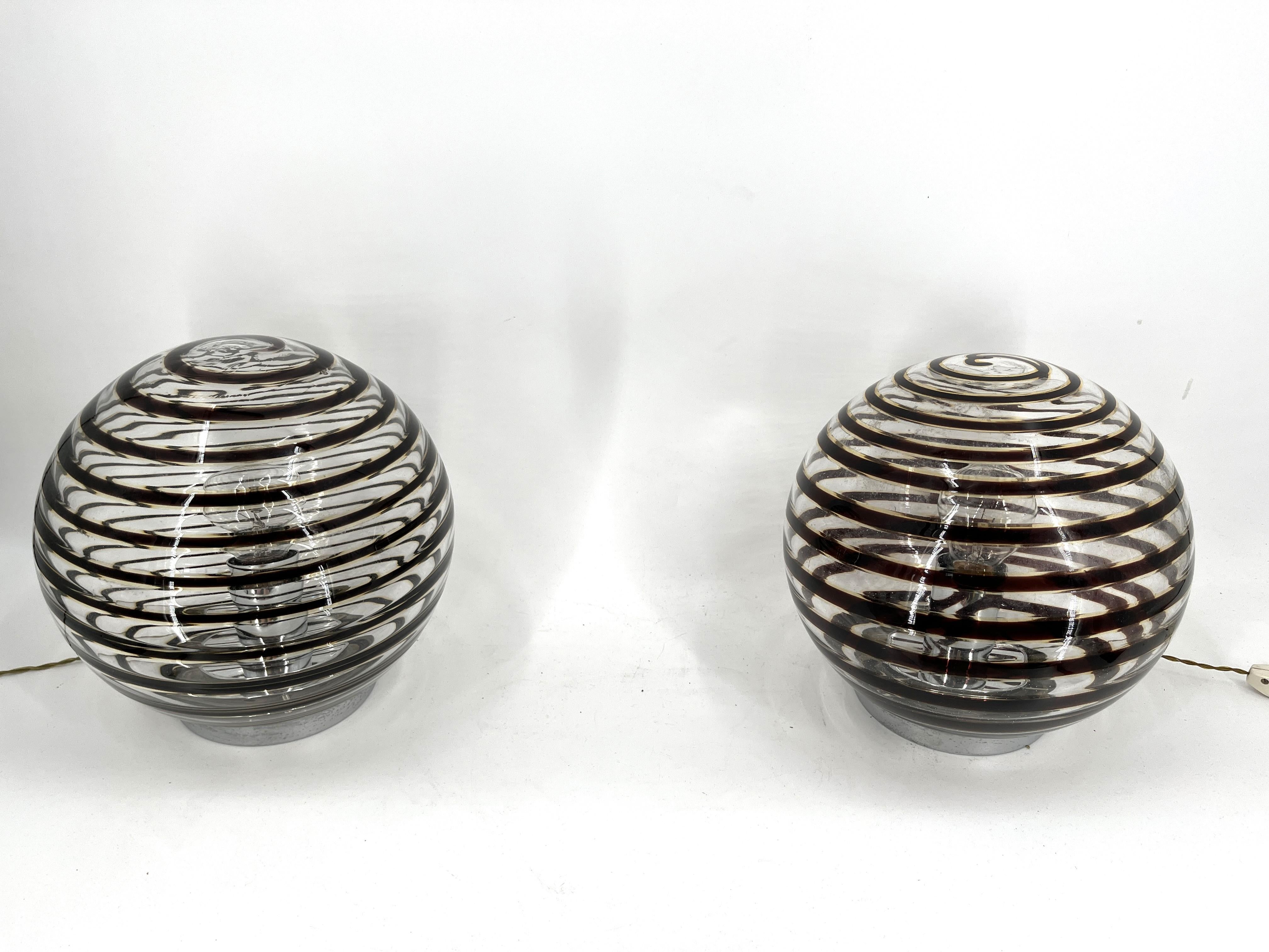 italien Paire de lampes de table en verre tourbillonnant de Murano, 1970 en vente