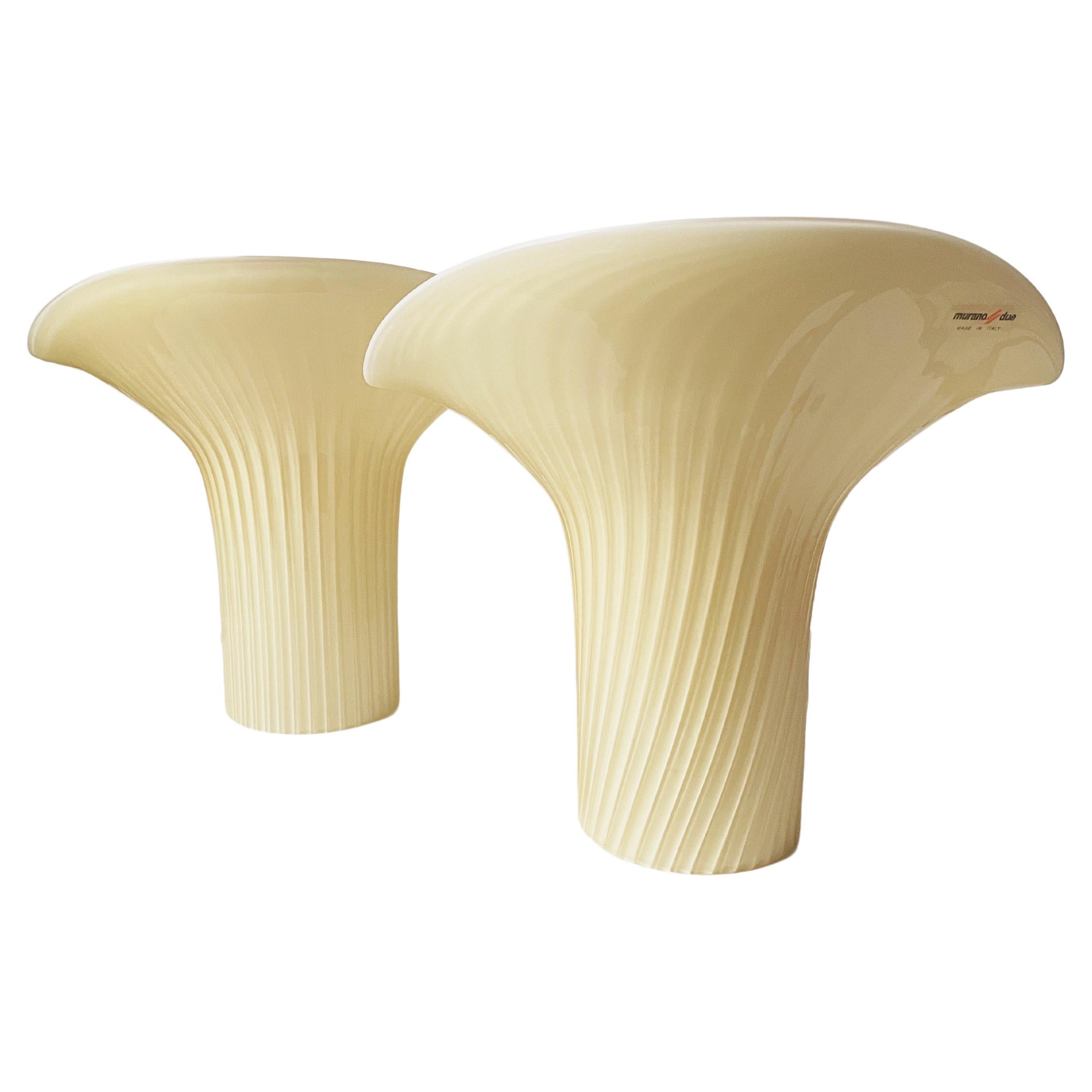 Paar Murano-Lampen „Oyster Mushroom�“ mit wirbelnden Calla Lily-Lampen