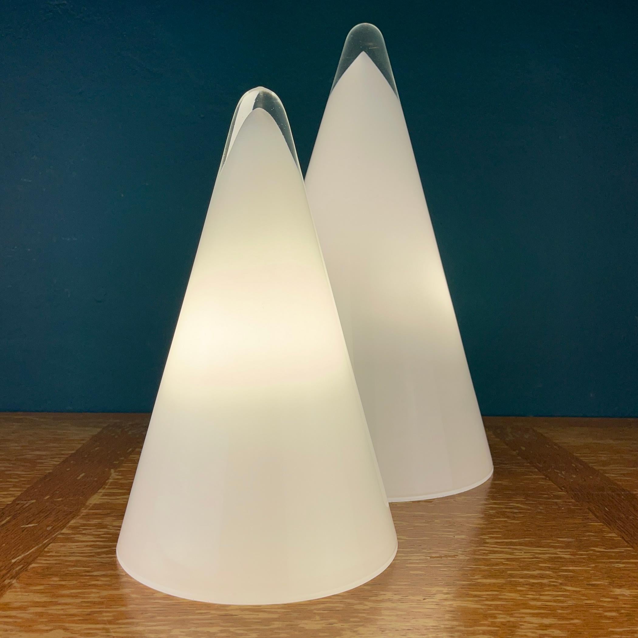 20ième siècle Paire de lampes de bureau en forme de cône de Murano, Italie, 1970 en vente