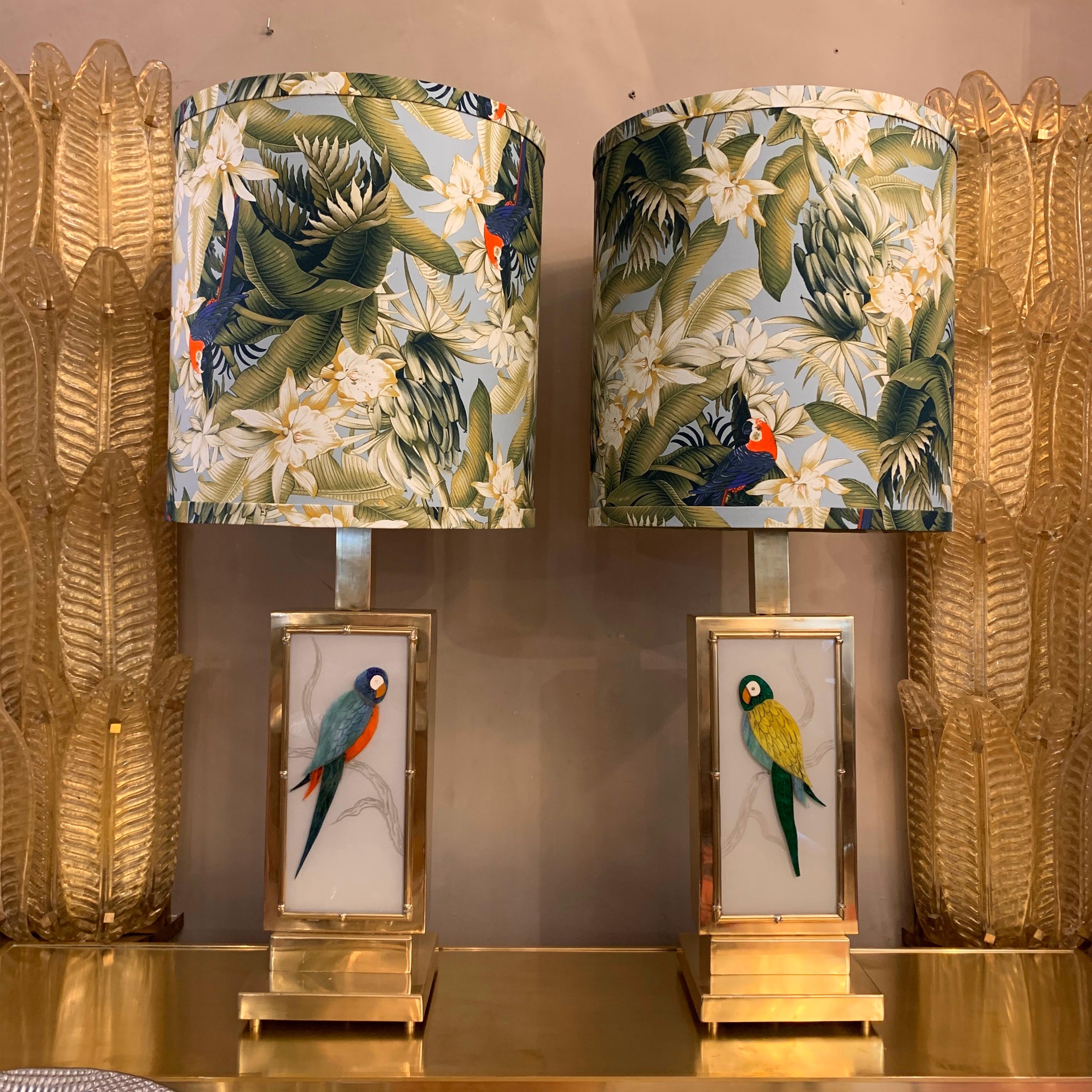 Pair of Murano Two-Sided Glass Parrots Table Lamps with Jungle Fabric, 1970s In Excellent Condition In Florence, IT