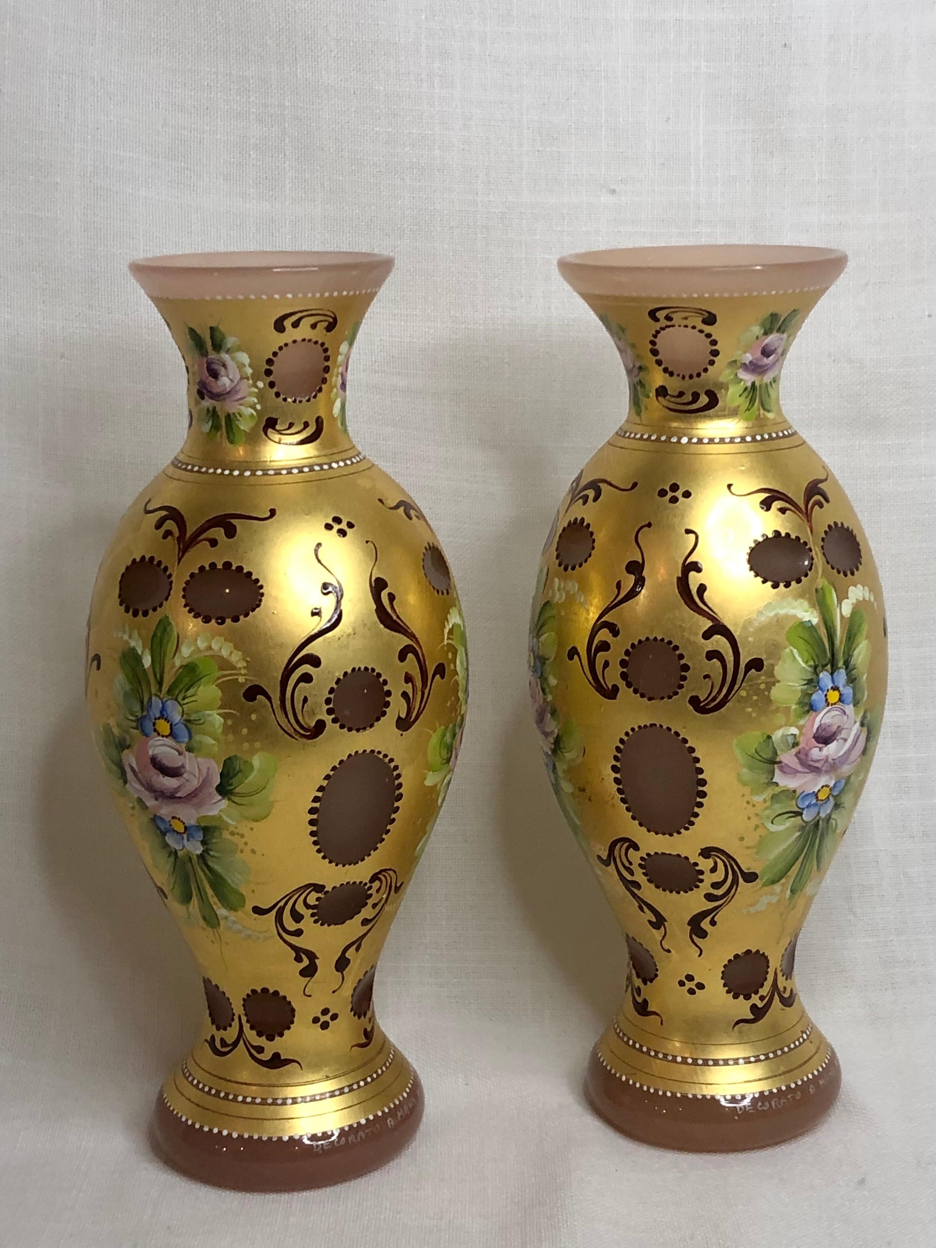 Paire de vases de Murano superposés décorés de roses et d'or 24 carats en vente 1