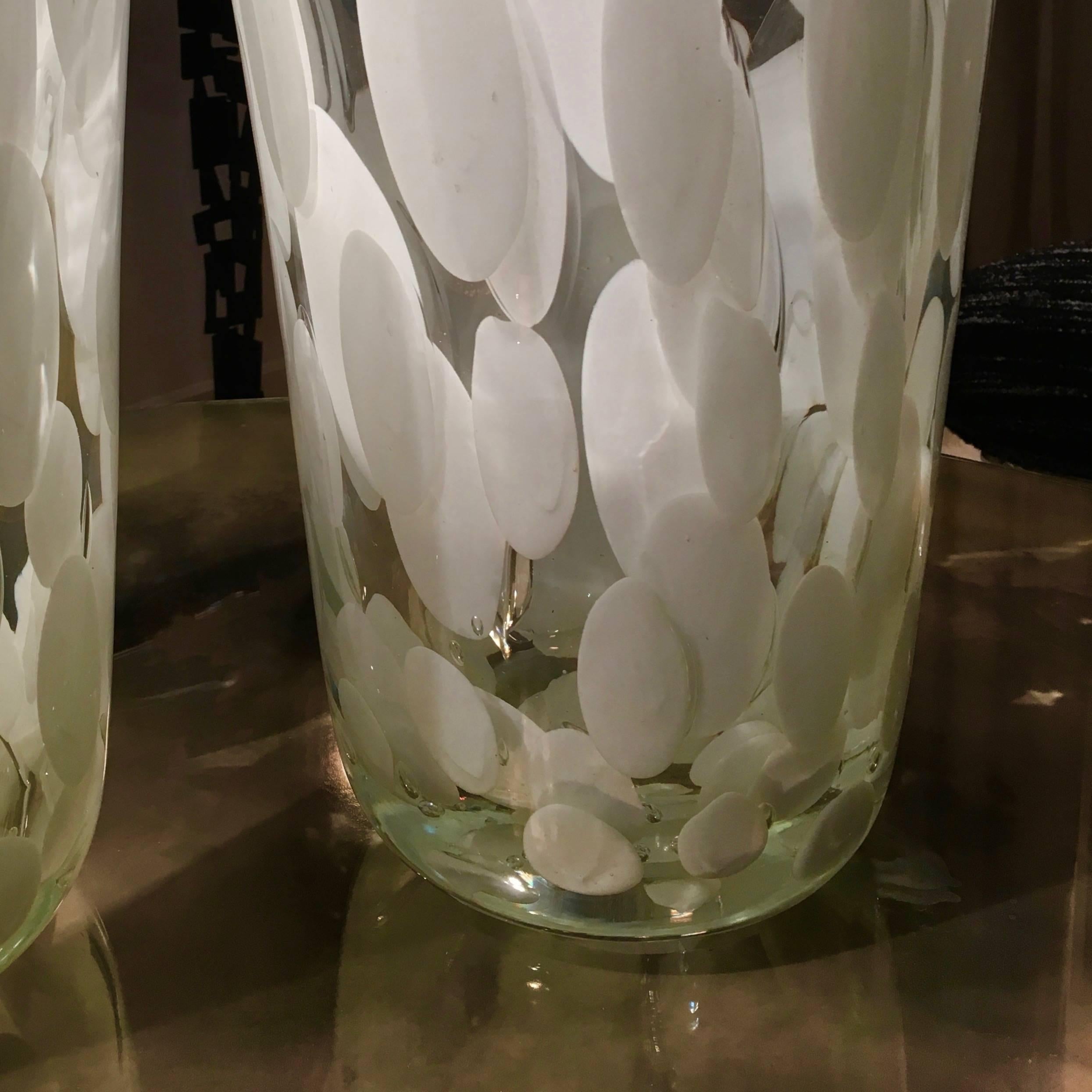 Pair of Murano Vases with White and Gold Detail In Excellent Condition In London, GB