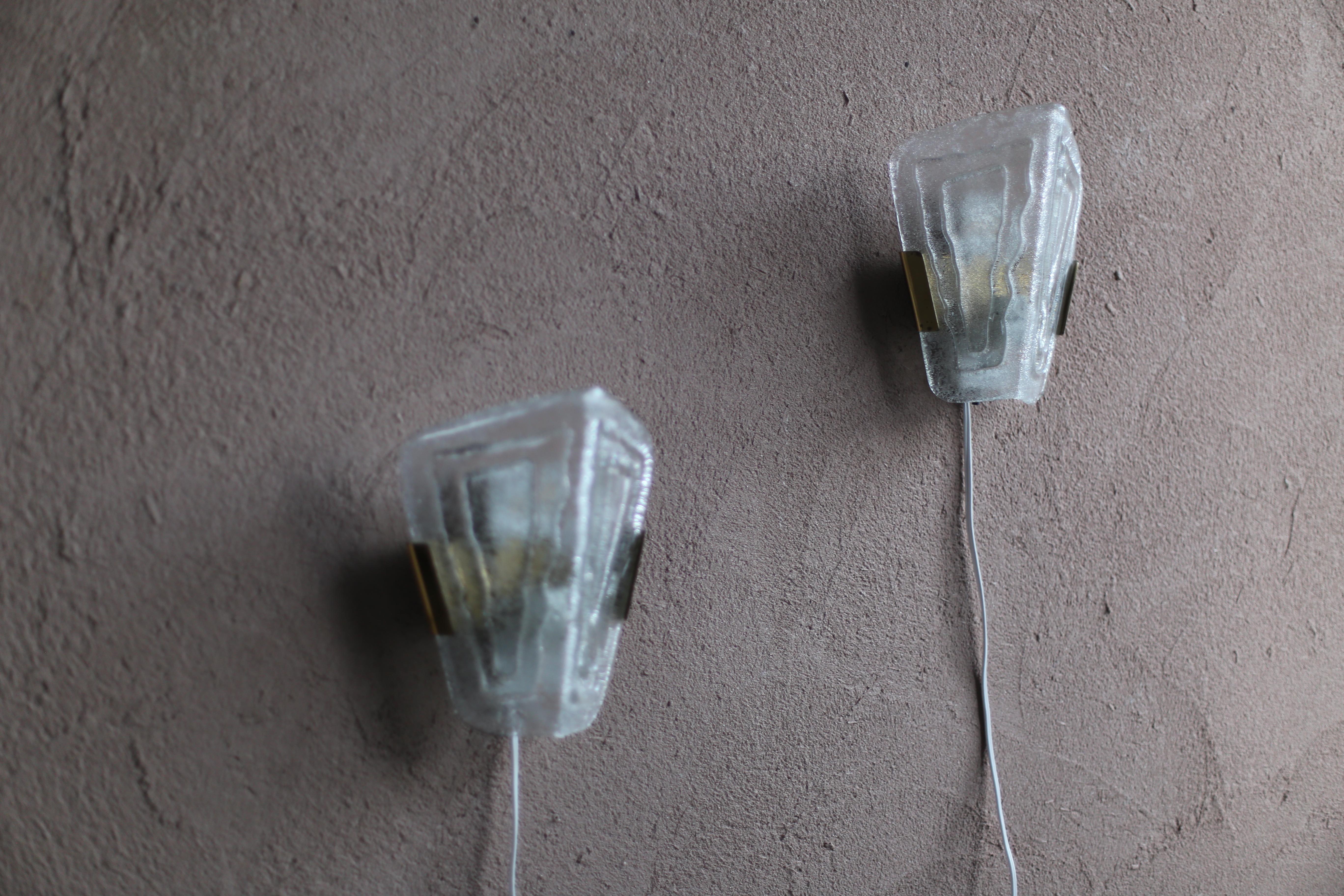 A pair of vintage wall lamps made by Hillbrand in Germany. Beautiful Murano glass texture glass shades are made one by one, so each has its own facial expression, which is also attractive.

Bulb : E14 x1 / each.