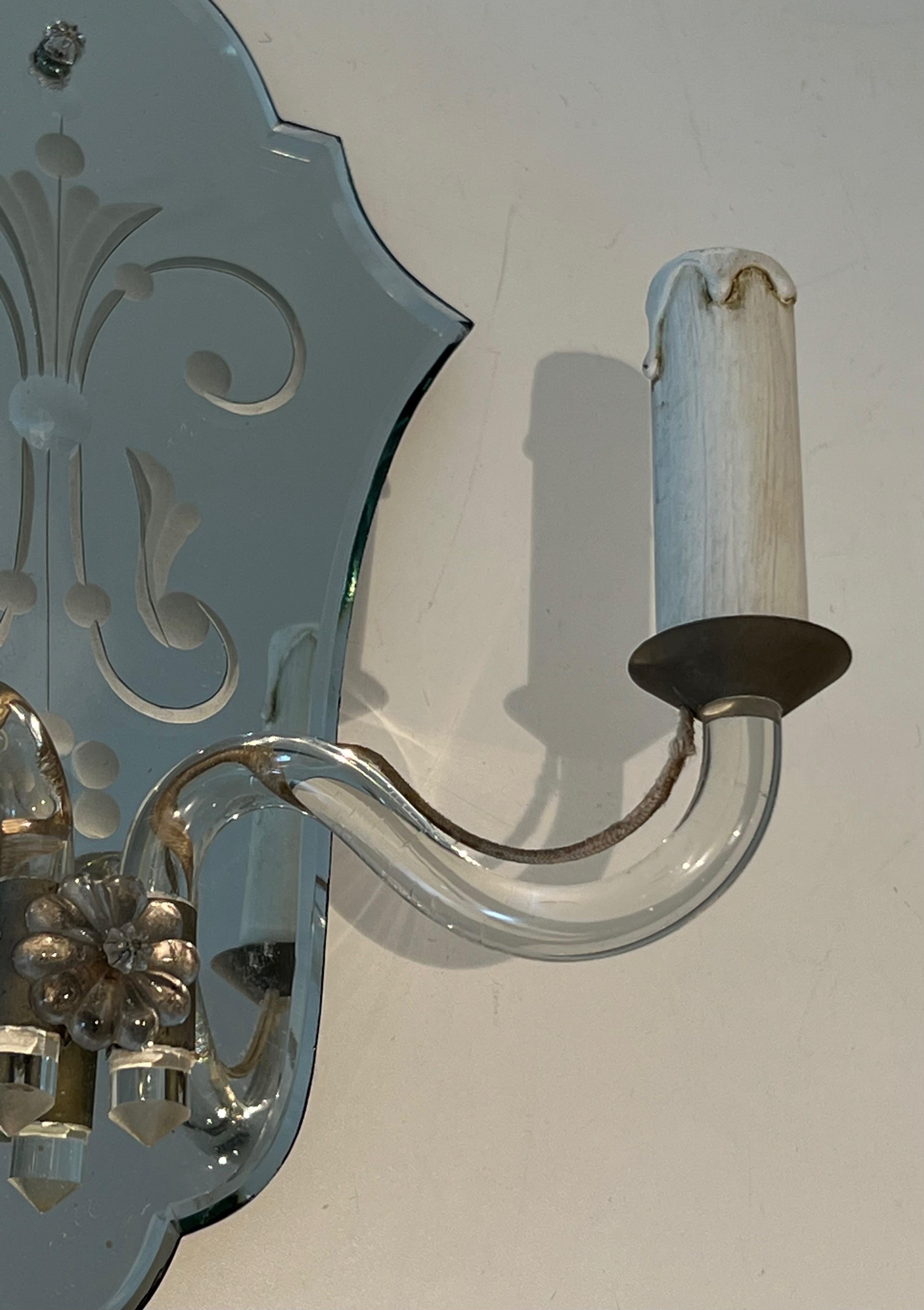 Coppia di lampade da parete di Murano in specchio inciso, cristallo e metallo argentato in vendita 2