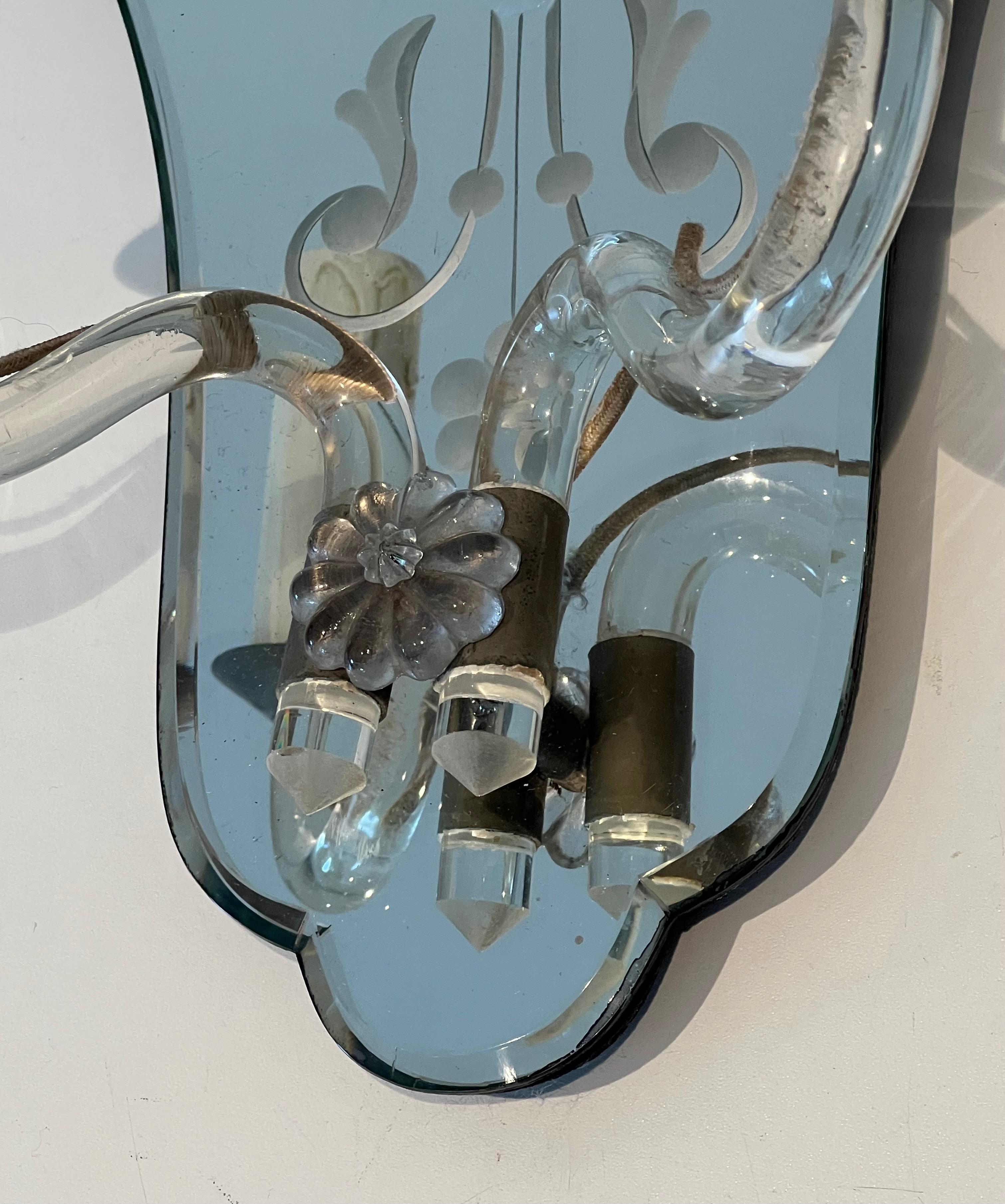 Coppia di lampade da parete di Murano in specchio inciso, cristallo e metallo argentato in vendita 9